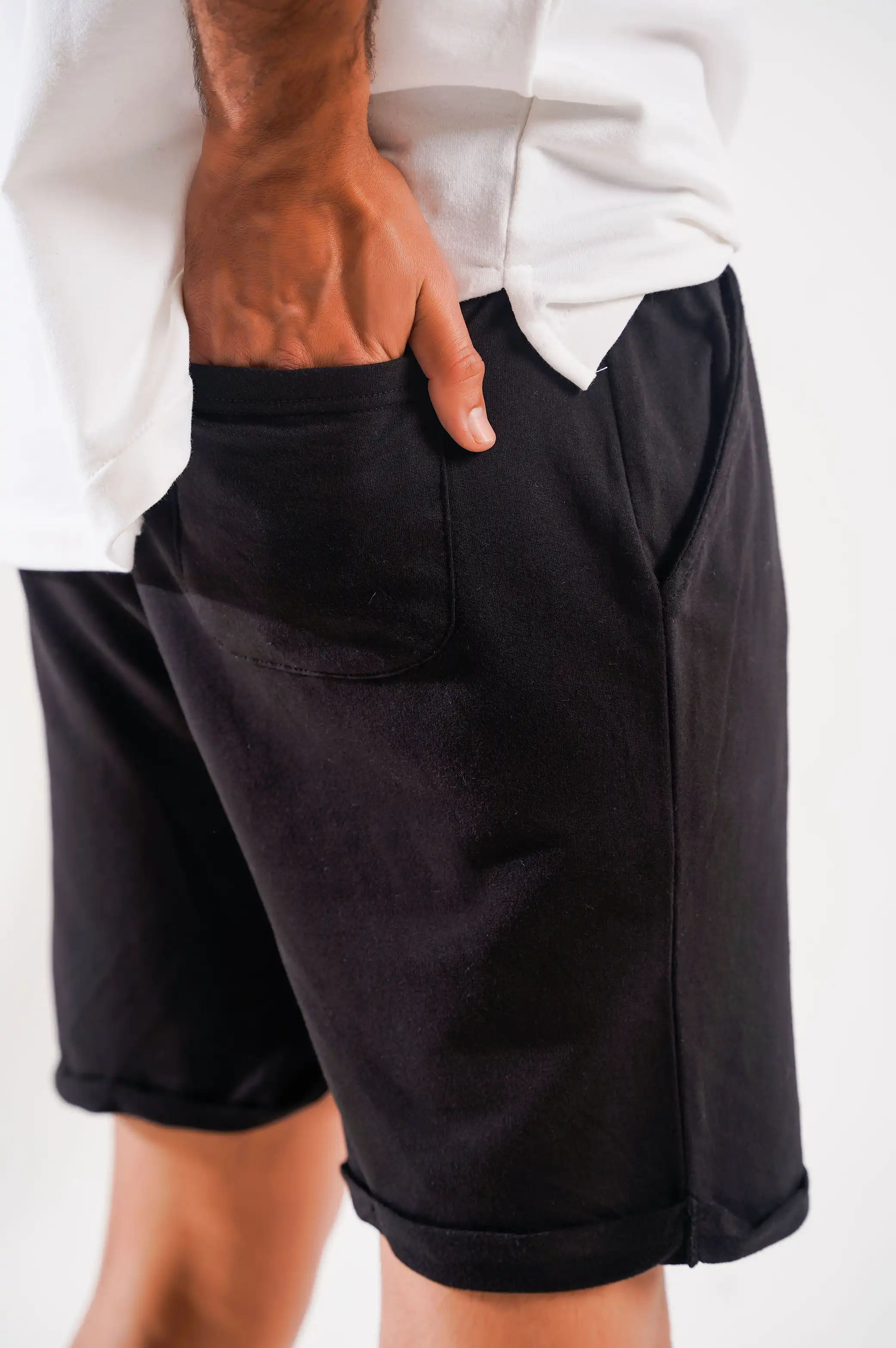 BASIC SHORTS - Image 2