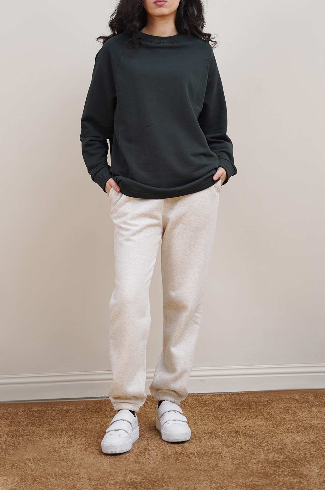 BASIC SWEATSHIRT