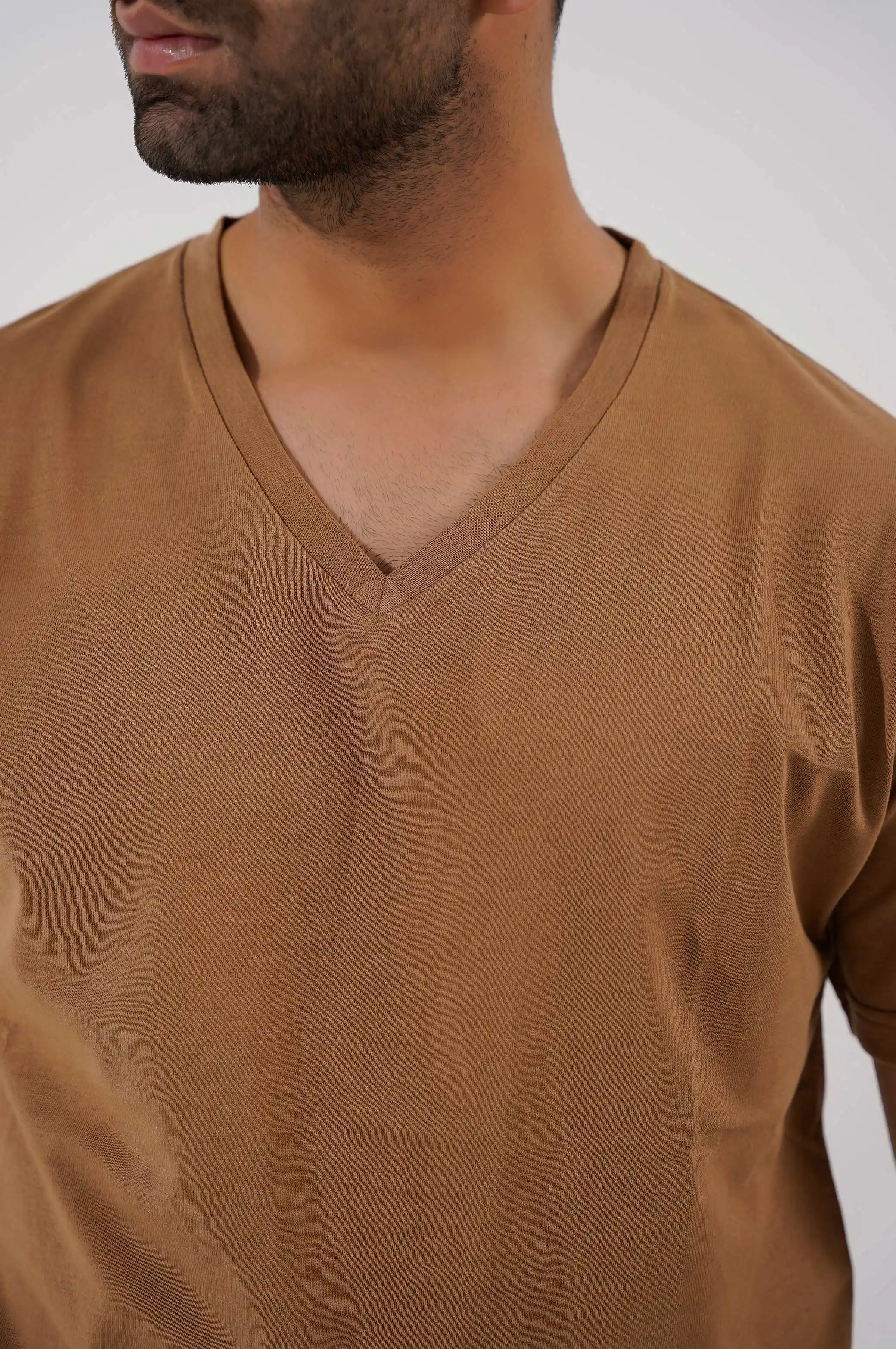 BASIC V NECK T-SHIRT - Image 2