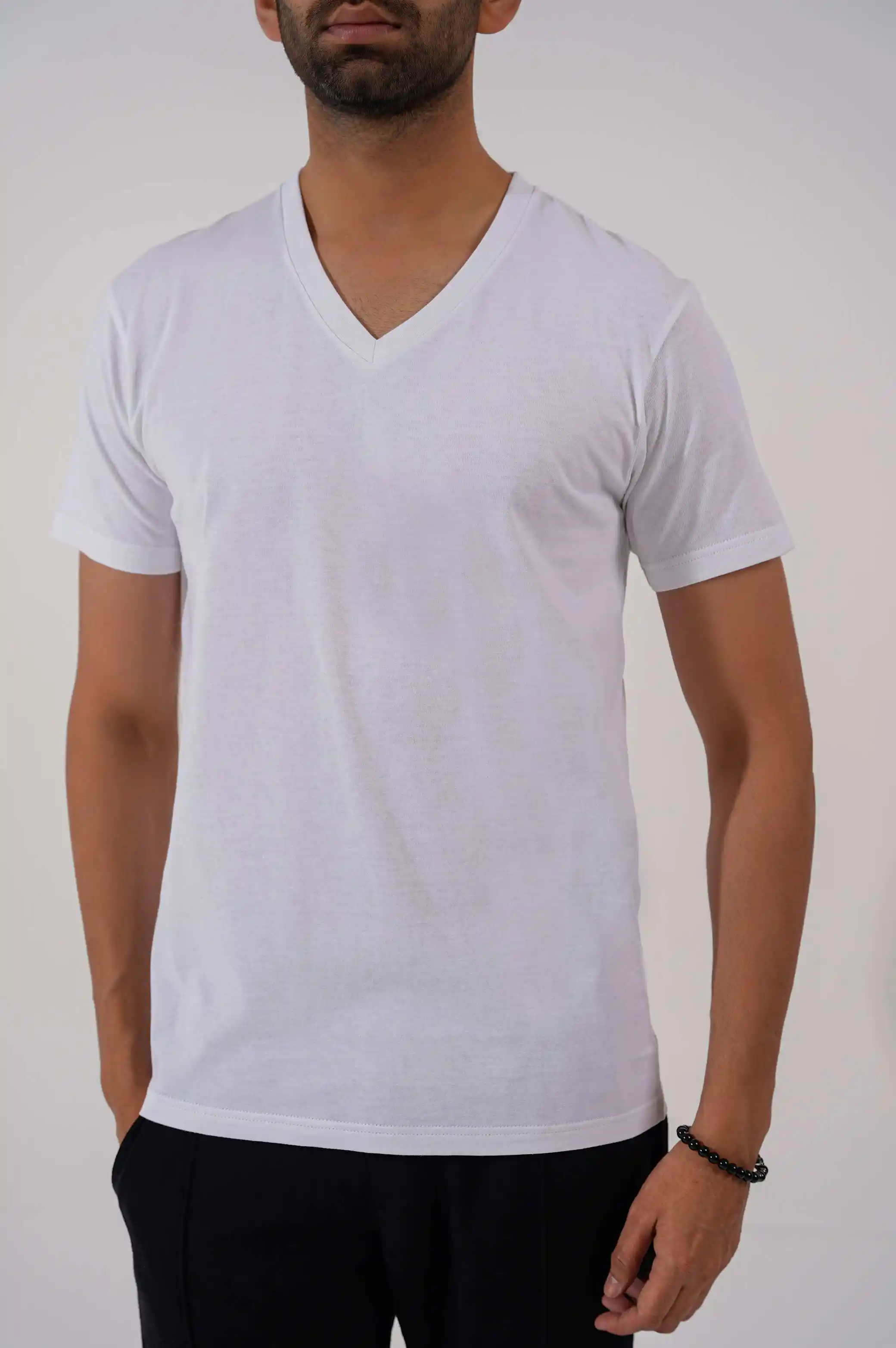 BASIC V NECK T-SHIRT