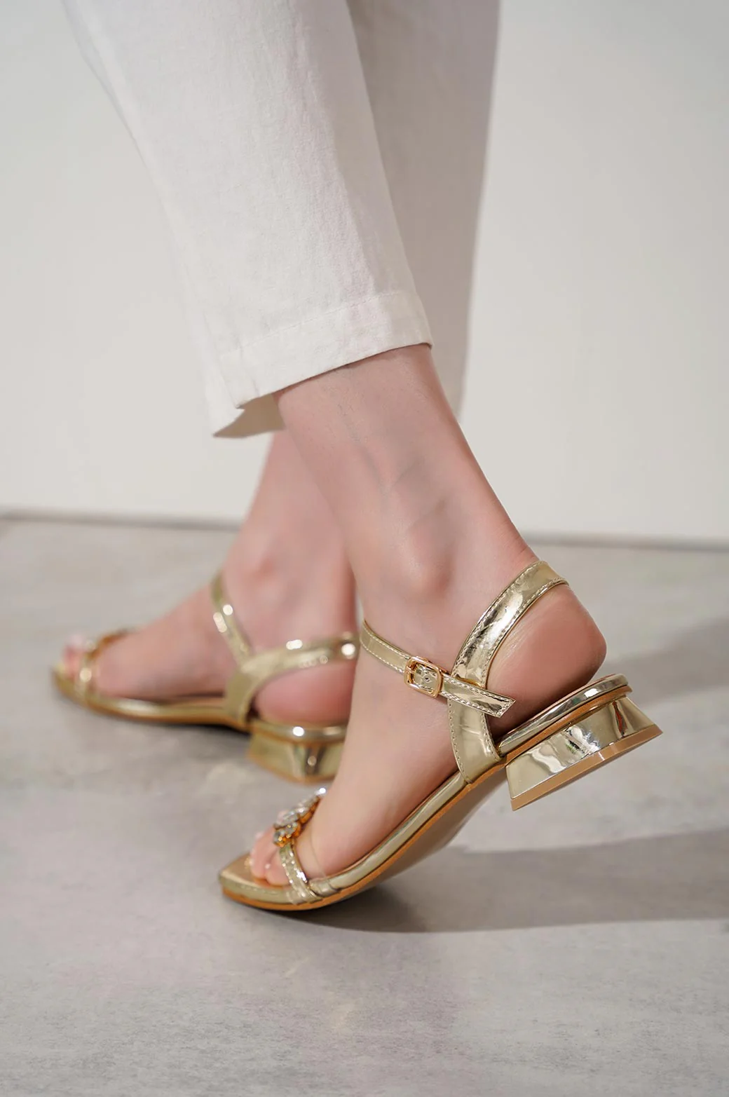 BLOCK HEELED SANDAL - Image 3