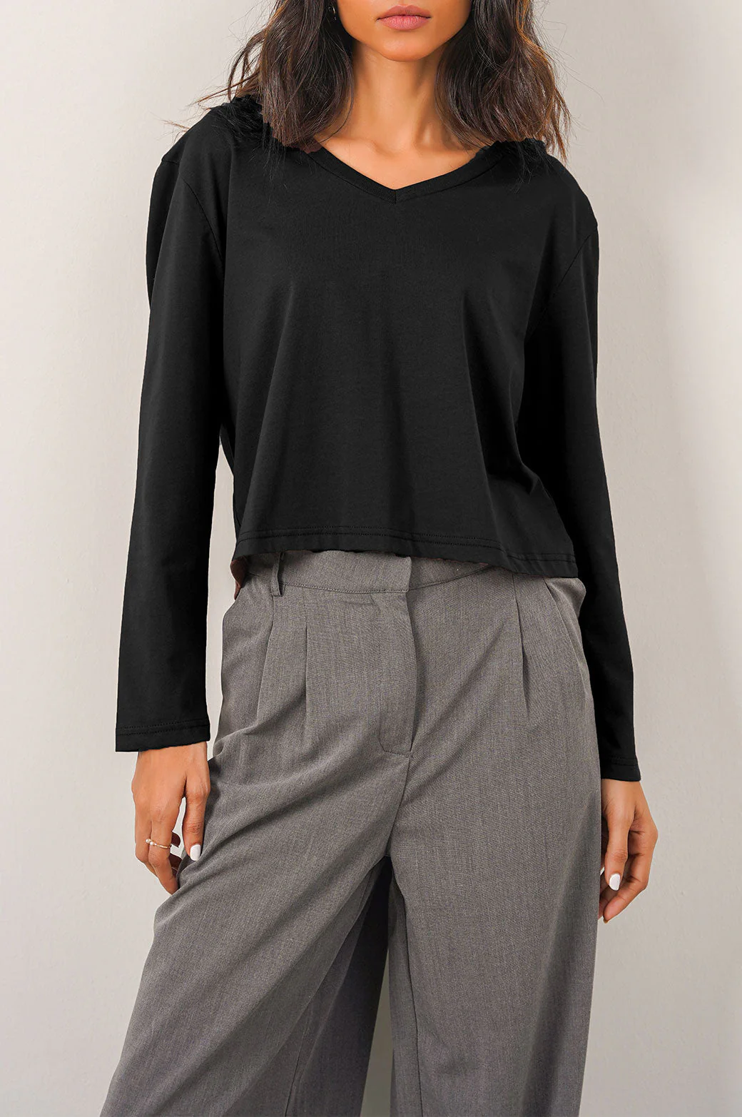 CASUAL V-NECK T-SHIRT - Image 3