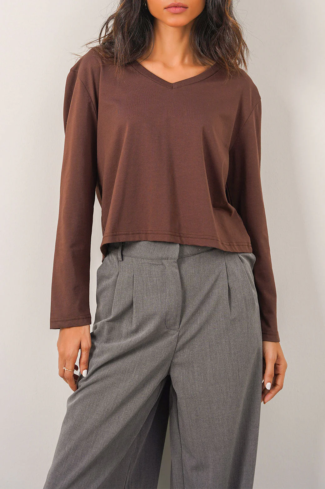 CASUAL V-NECK T-SHIRT - Image 3
