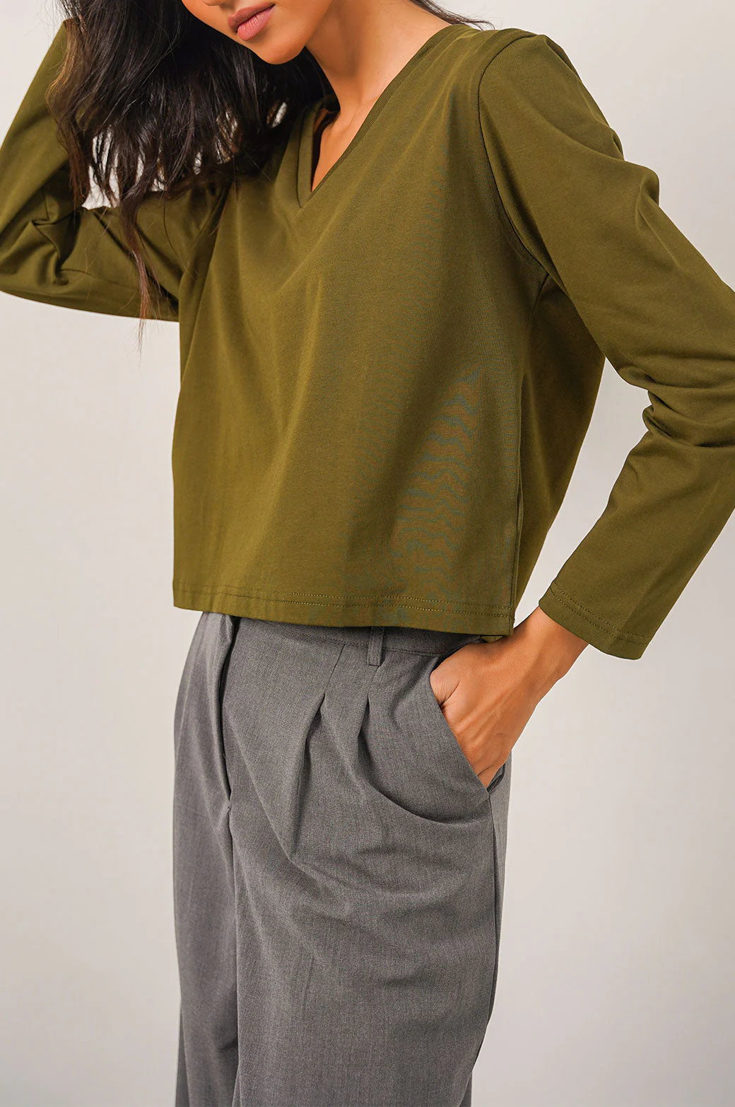 CASUAL V-NECK T-SHIRT - Image 3