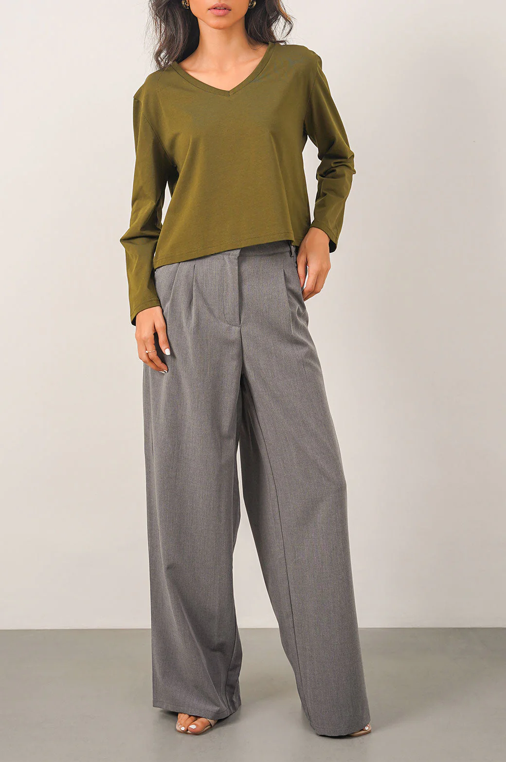 CASUAL V-NECK T-SHIRT - Image 5