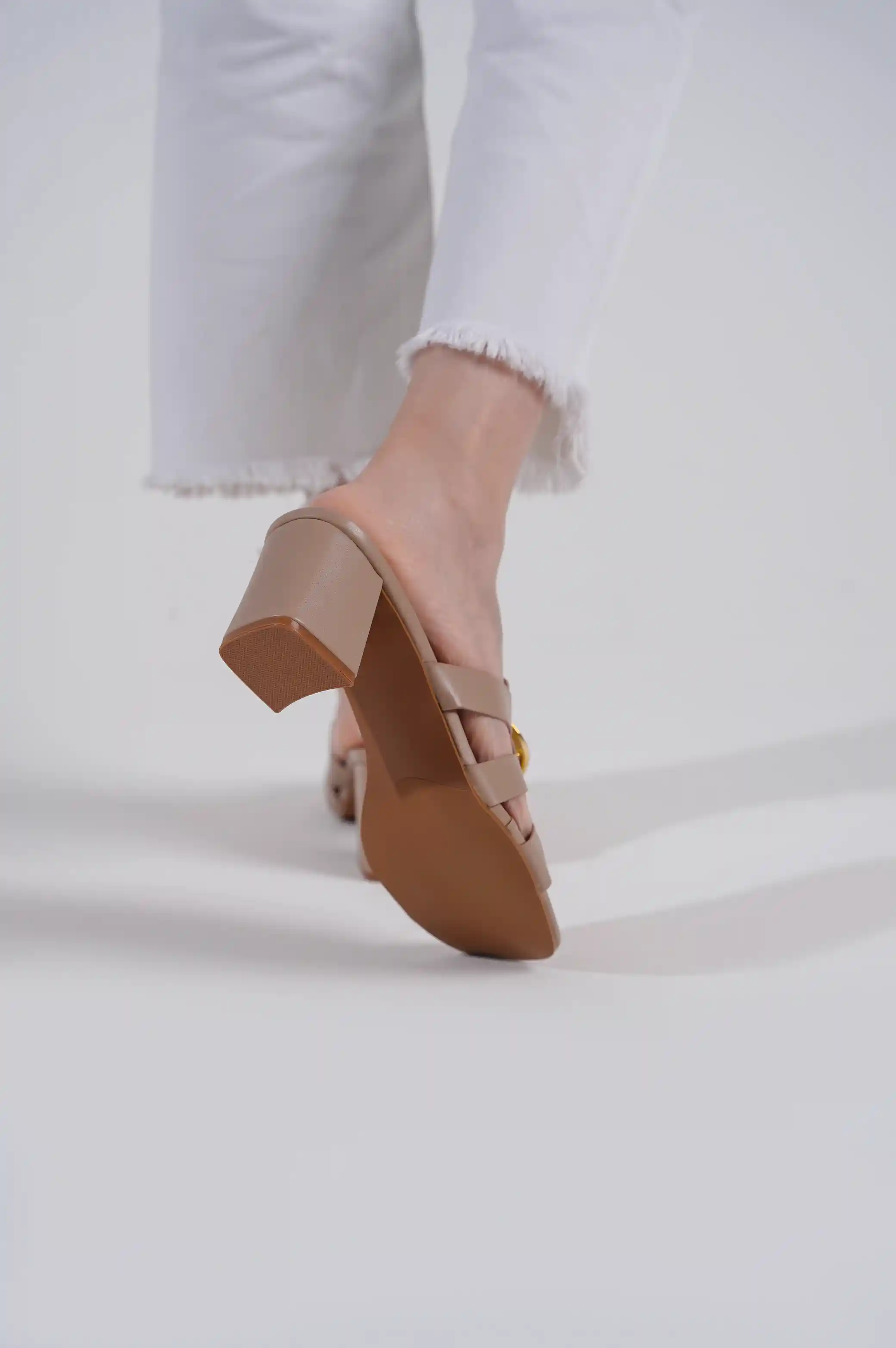 CHAIN BLOCK HEELS - Image 3