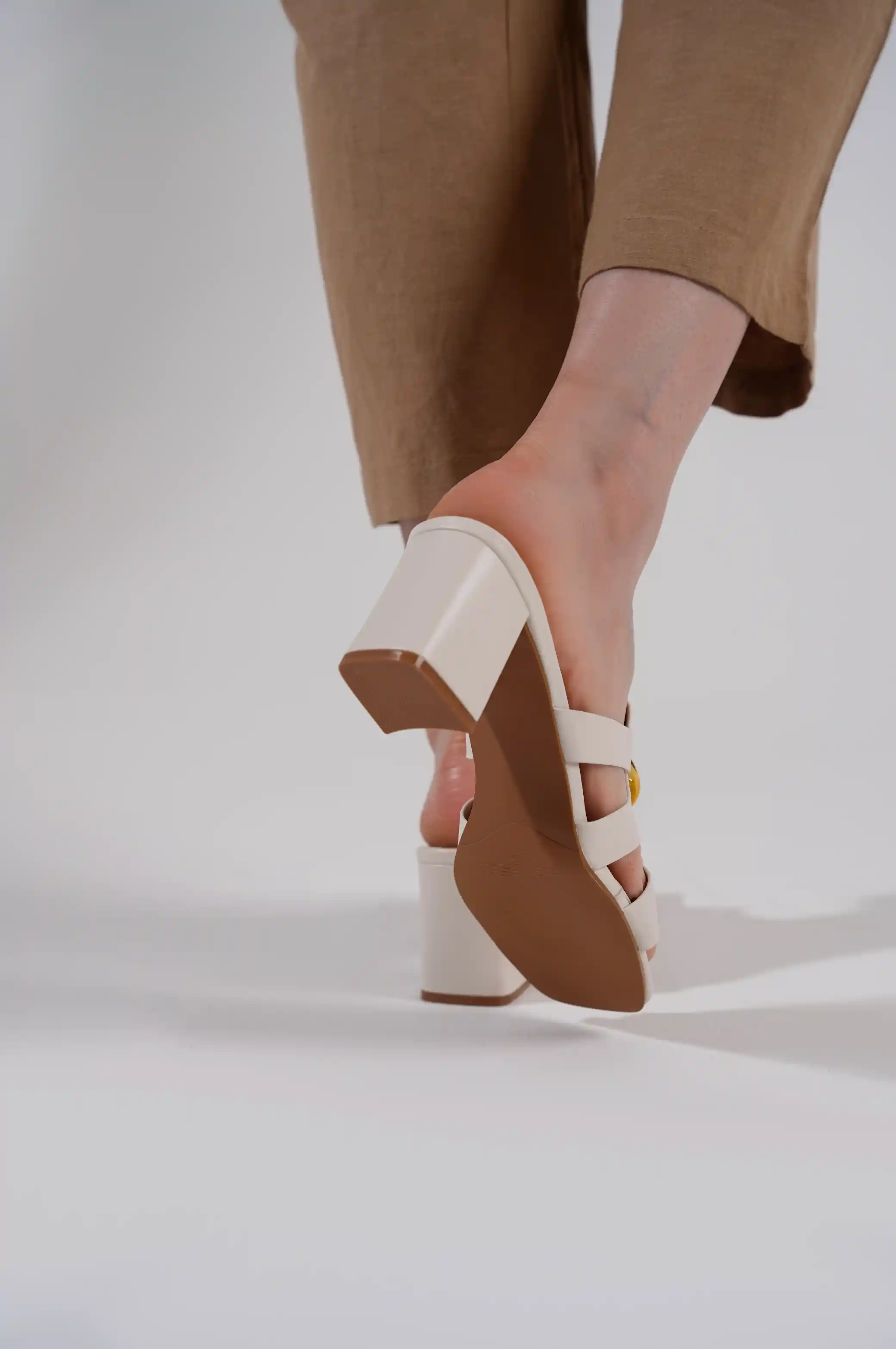 CHAIN BLOCK HEELS - Image 4