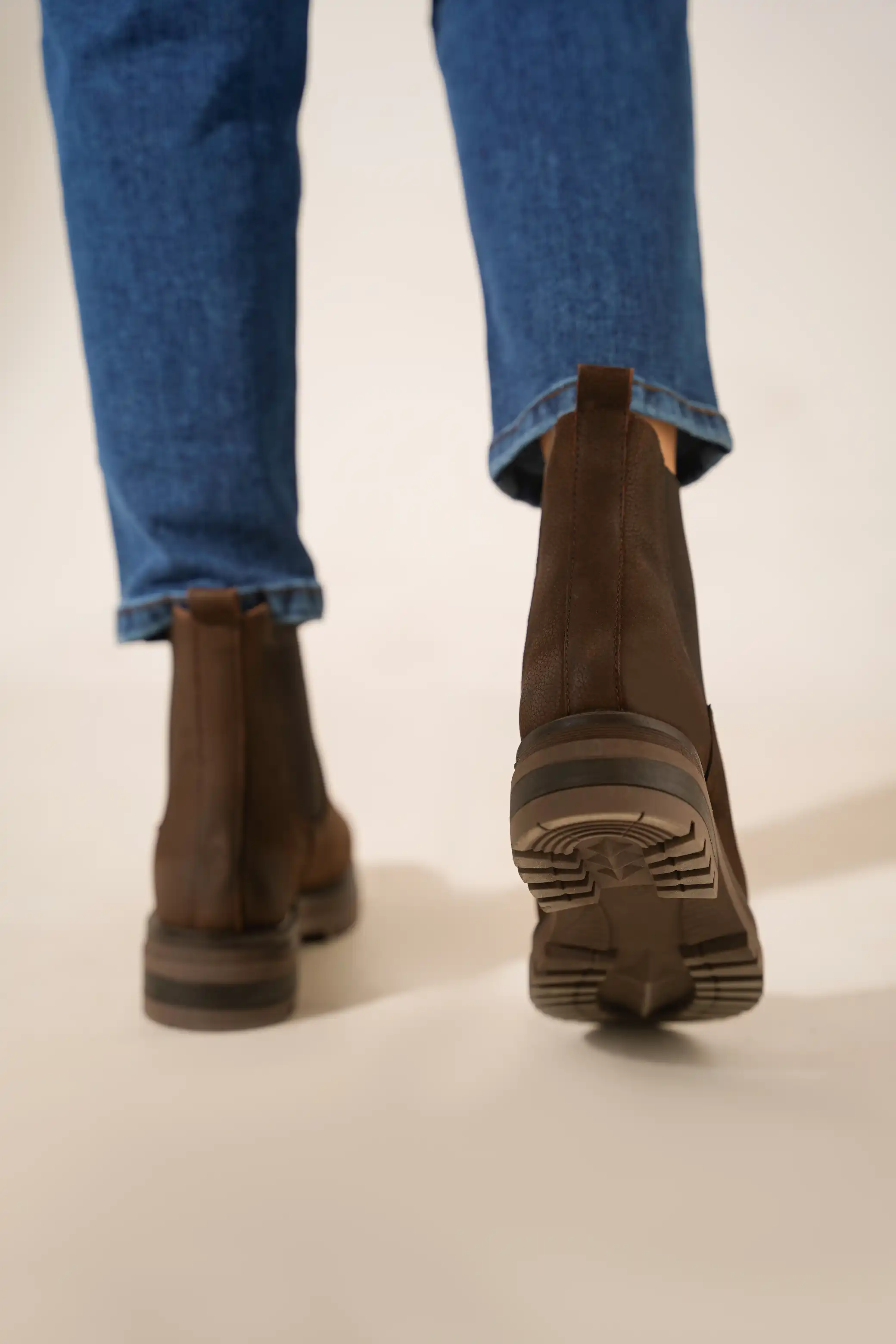 LEATHER CHELSEA BOOTS - Image 5