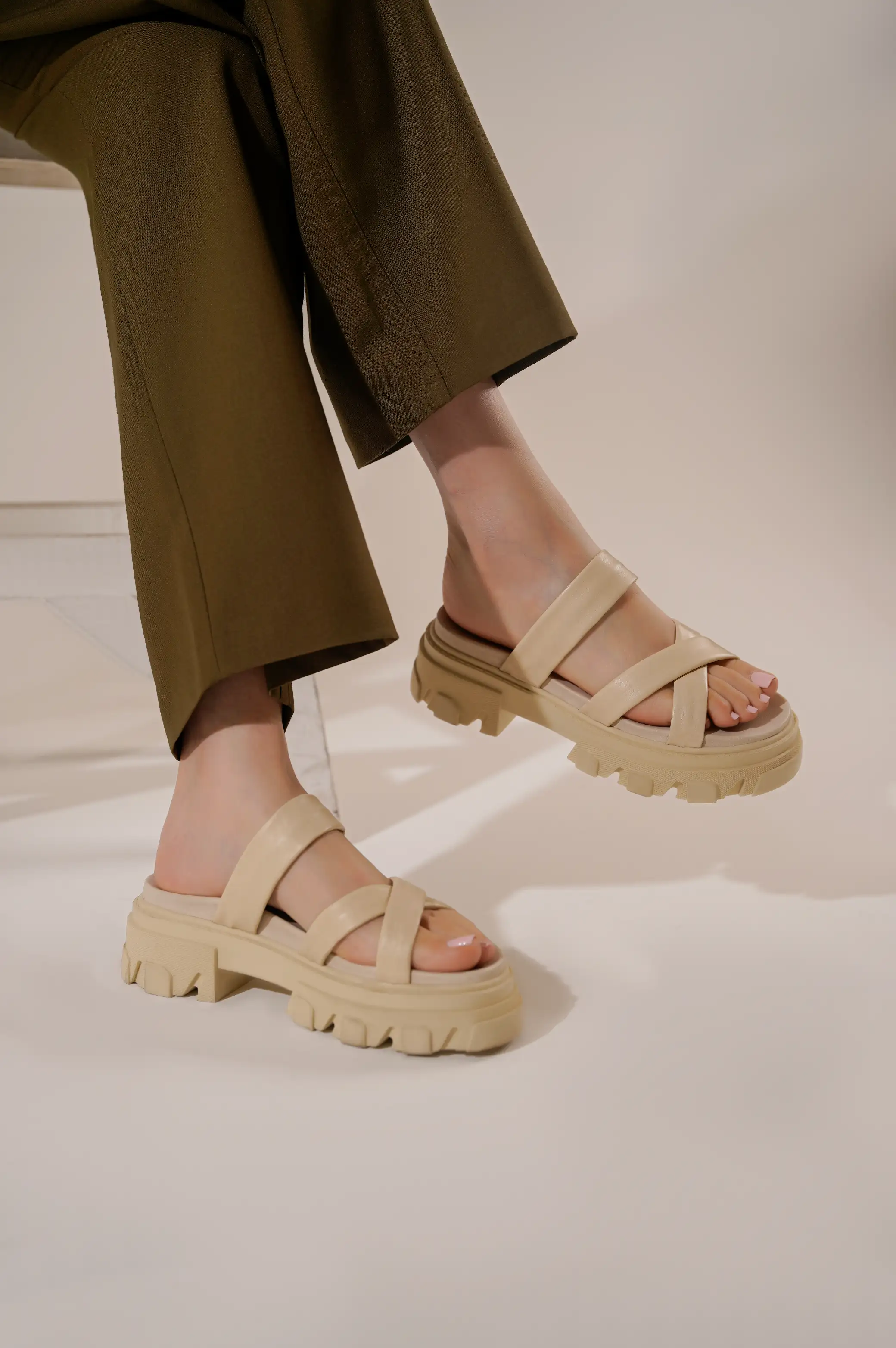 CHUNKY LEATHER SLIDES - Image 2