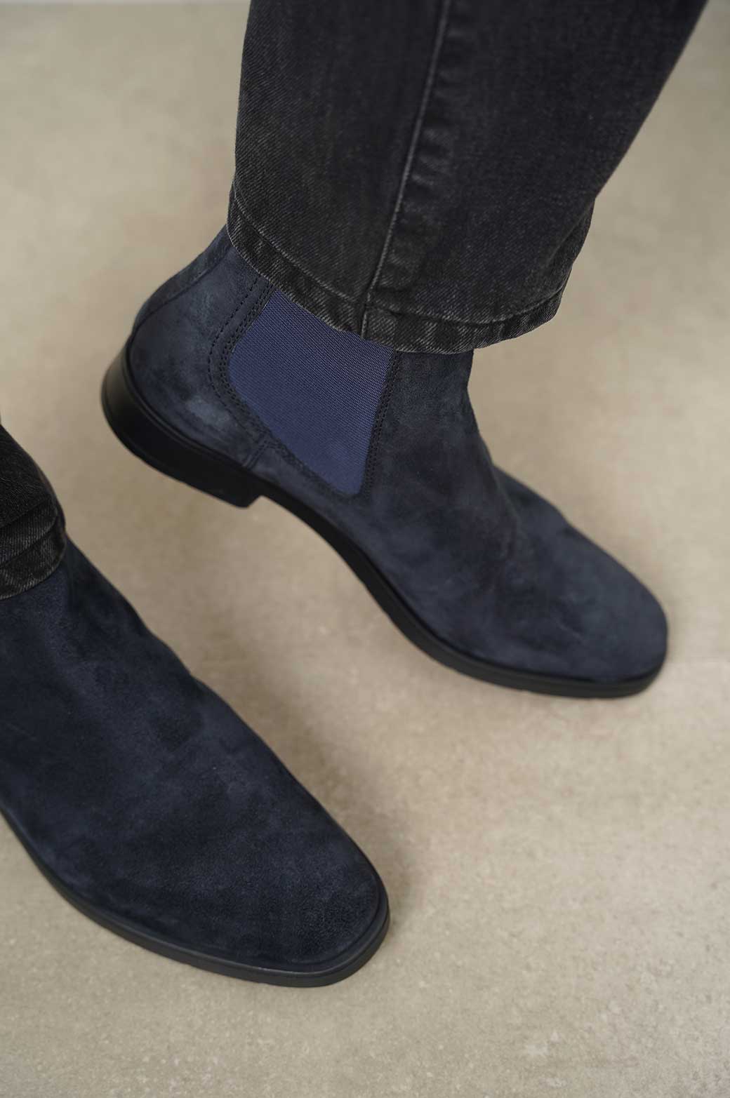 CLASSIC CHELSEA BOOTS - Image 4