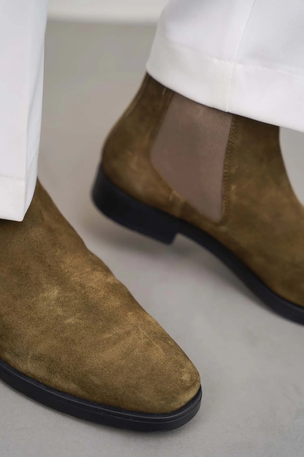 CLASSIC CHELSEA BOOTS - Image 2