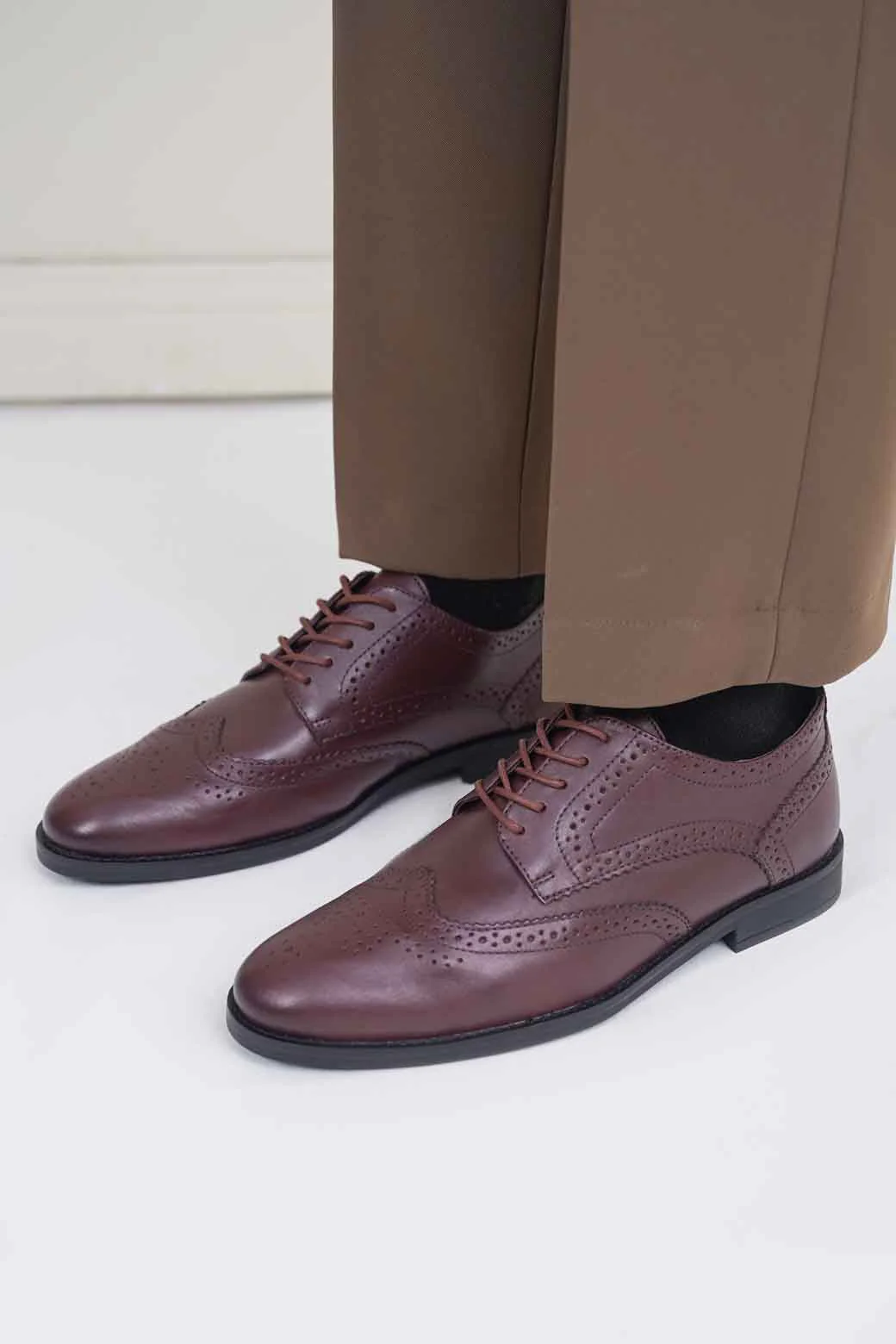 CLASSIC LEATHER BROGUES - Image 2