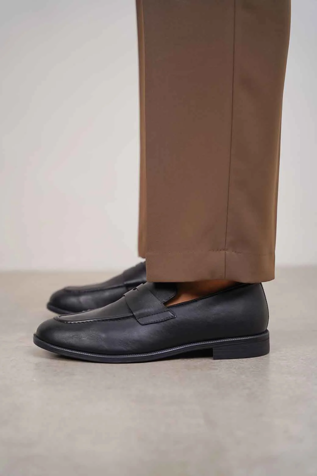 CLASSIC LEATHER LOAFERS - Image 3