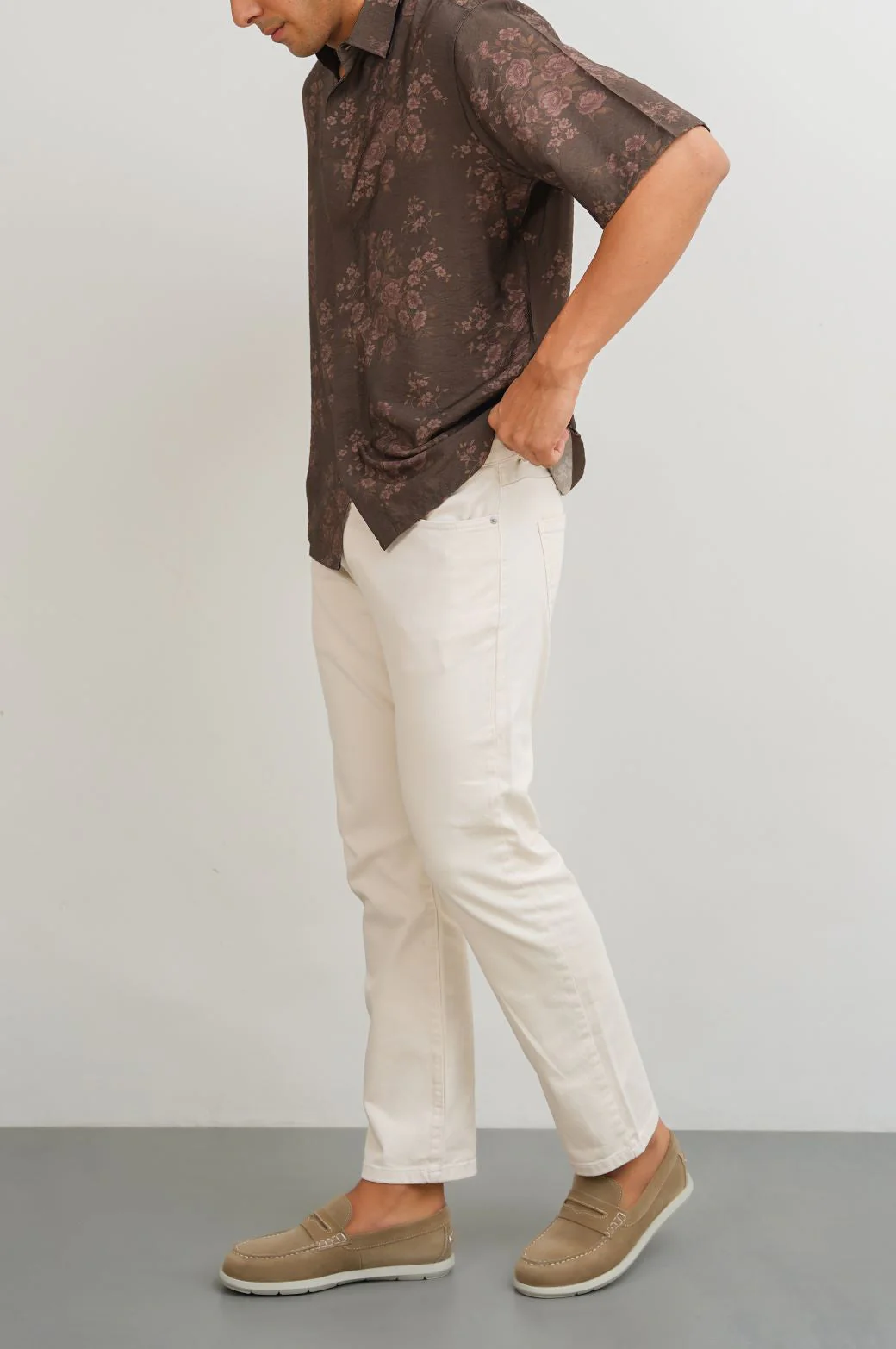 CLASSIC STRAIGHT JEANS - Image 3