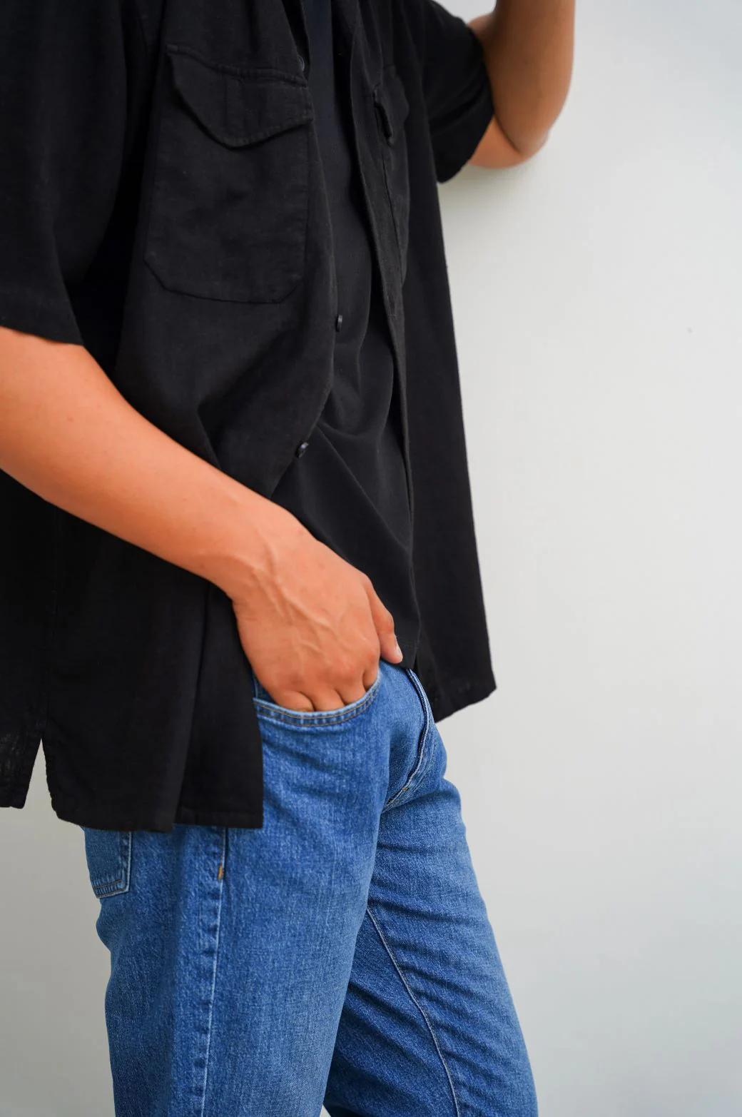 CLASSIC STRAIGHT JEANS - Image 3