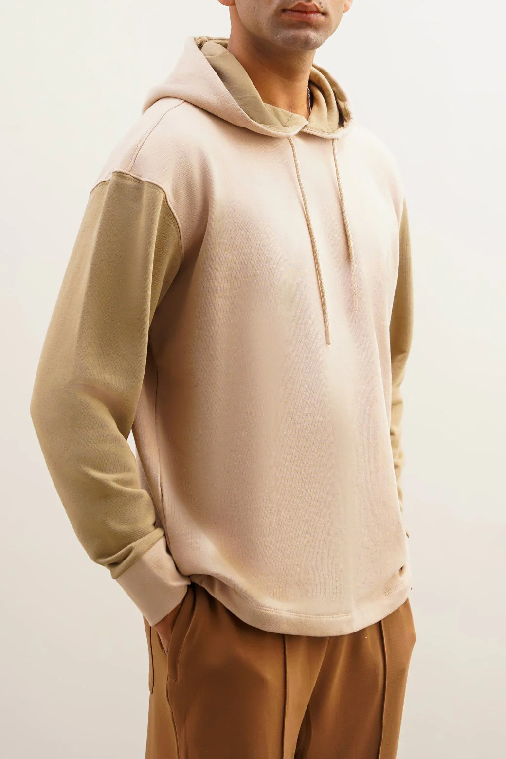 CONTRAST HOODIE