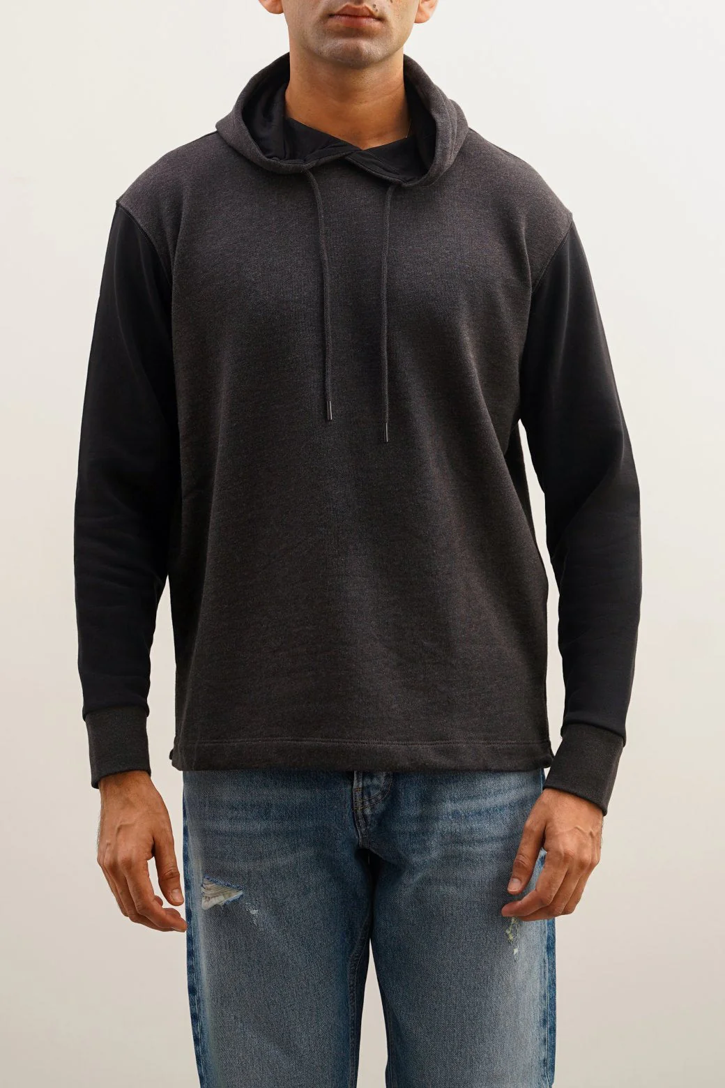 CONTRAST HOODIE