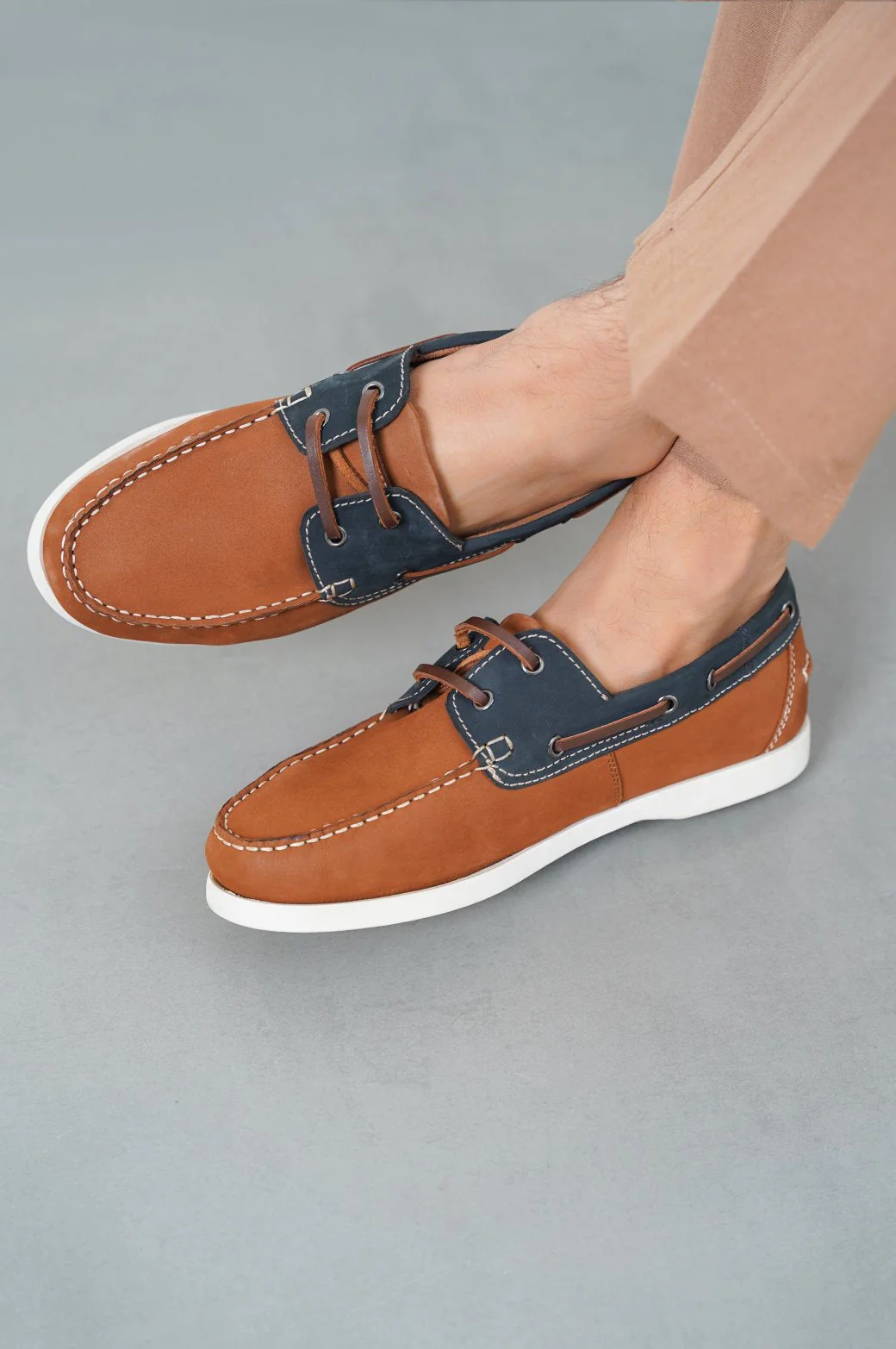 CONTRAST LEATHER BOAT SHOES - Image 2