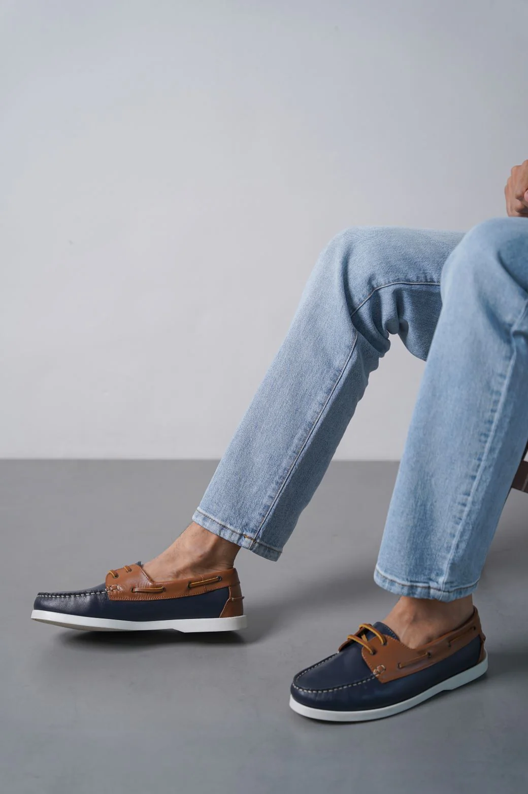 CONTRAST LEATHER BOAT SHOES - Image 6