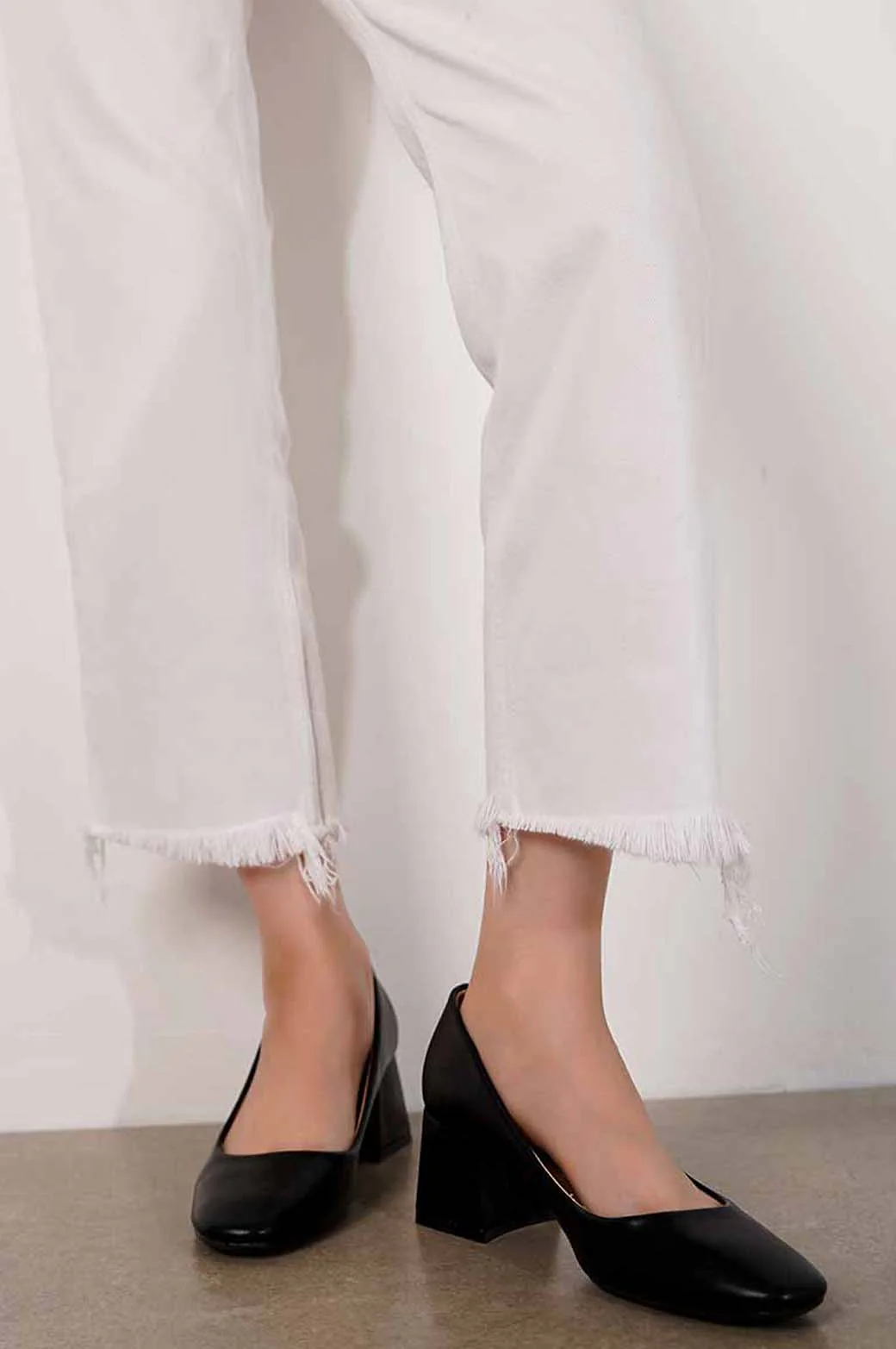 COURT SHOES - Image 3