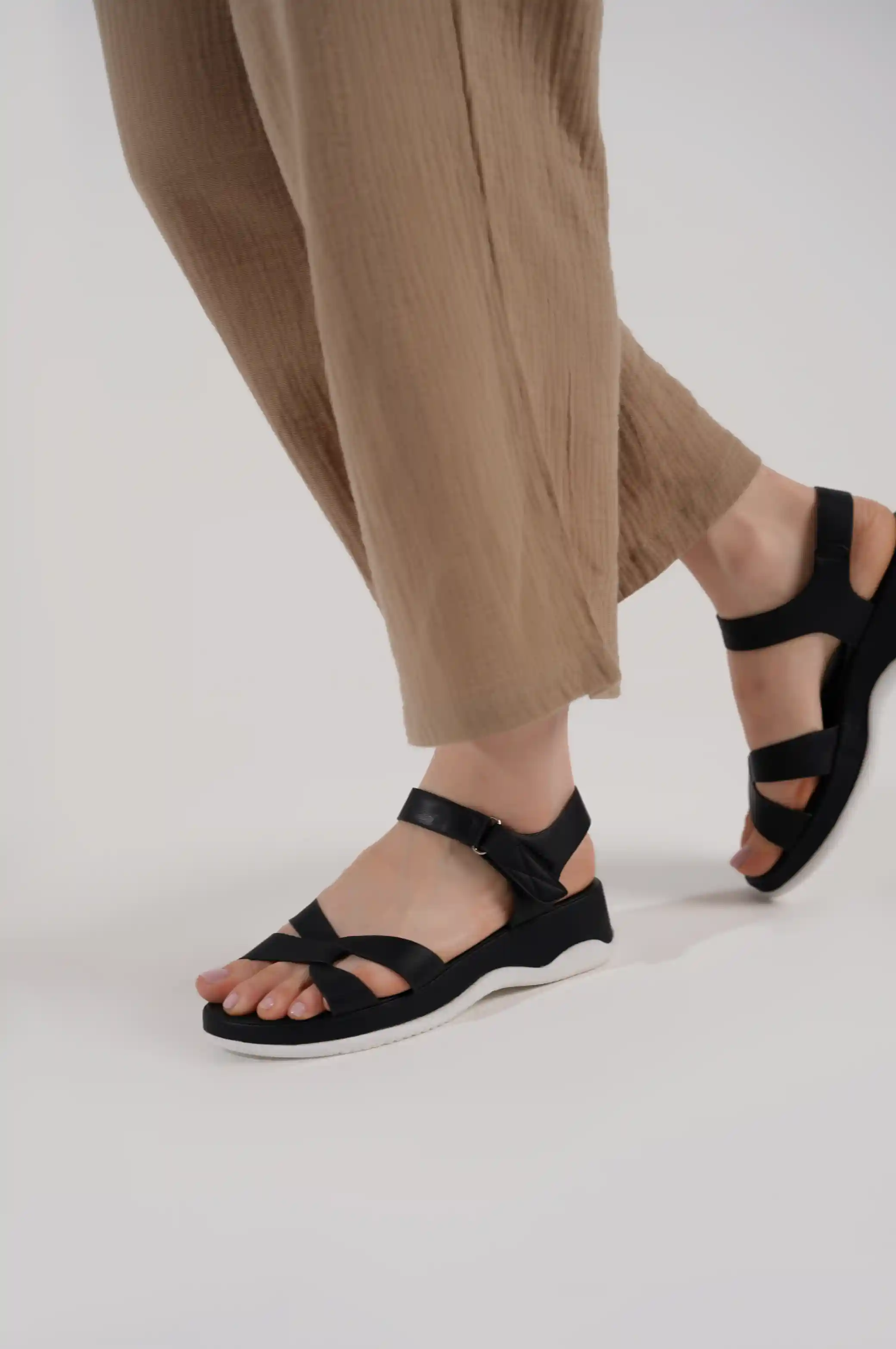 CRISS-CROSS SANDAL - Image 2