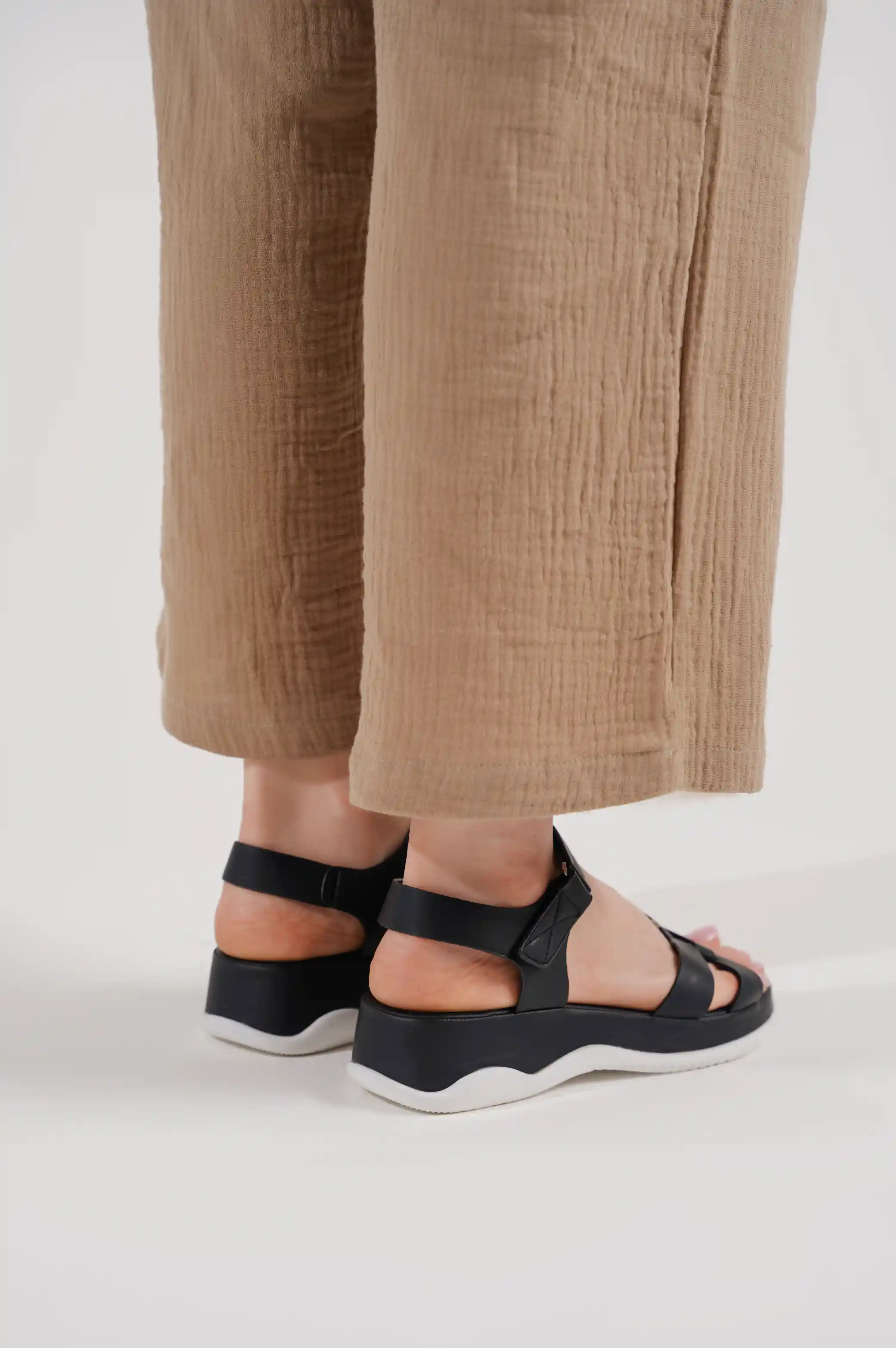 CRISS-CROSS SANDAL - Image 3