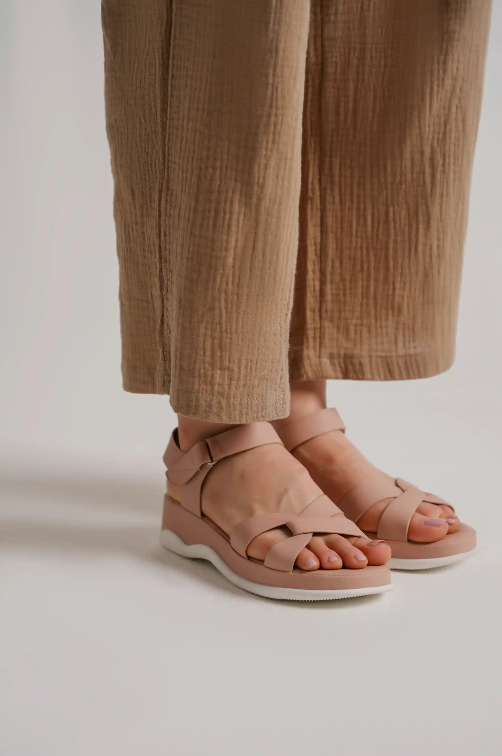 CRISS-CROSS SANDAL - Image 2