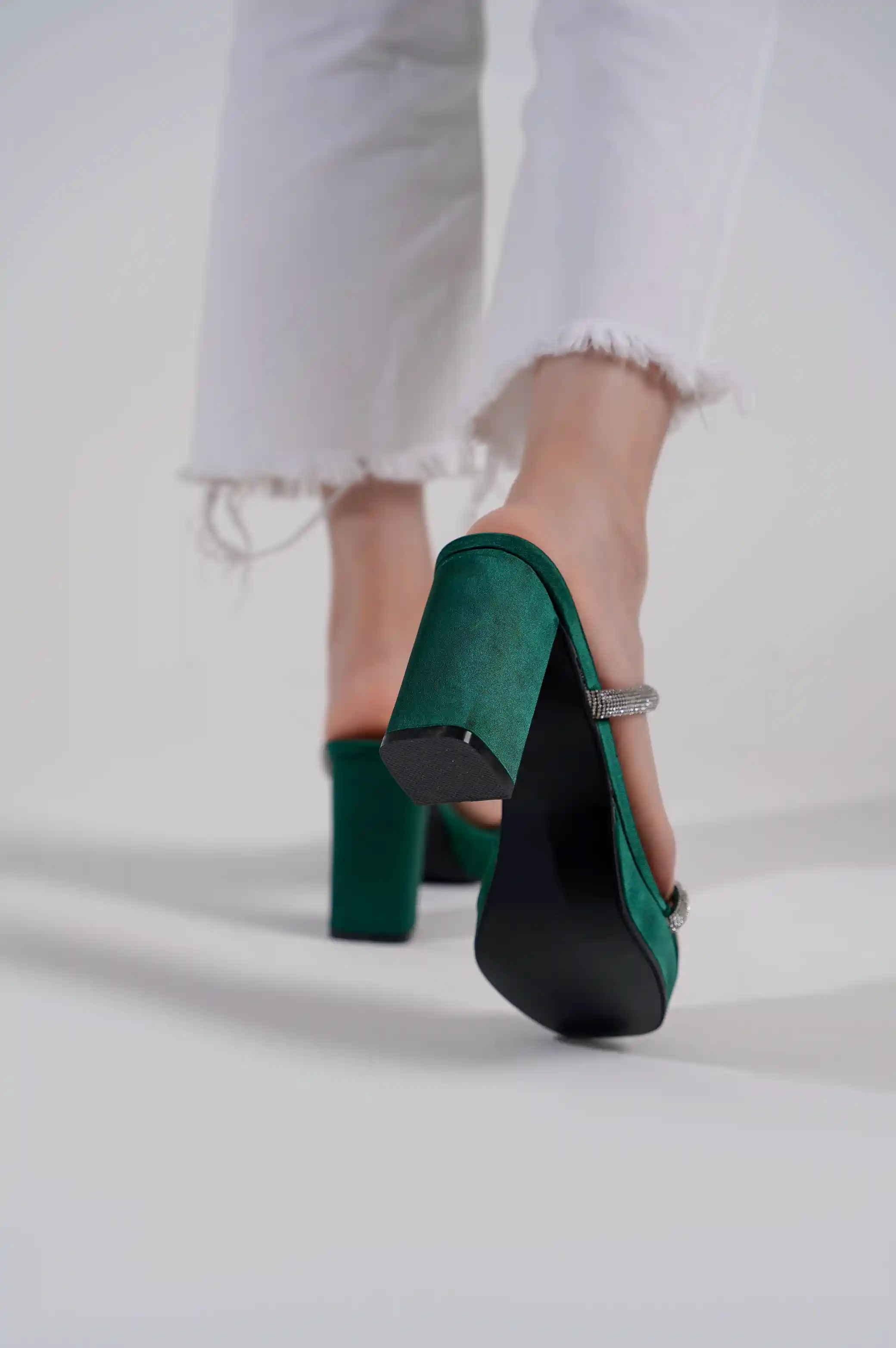 CRYSTAL BLOCK HEELS - Image 4