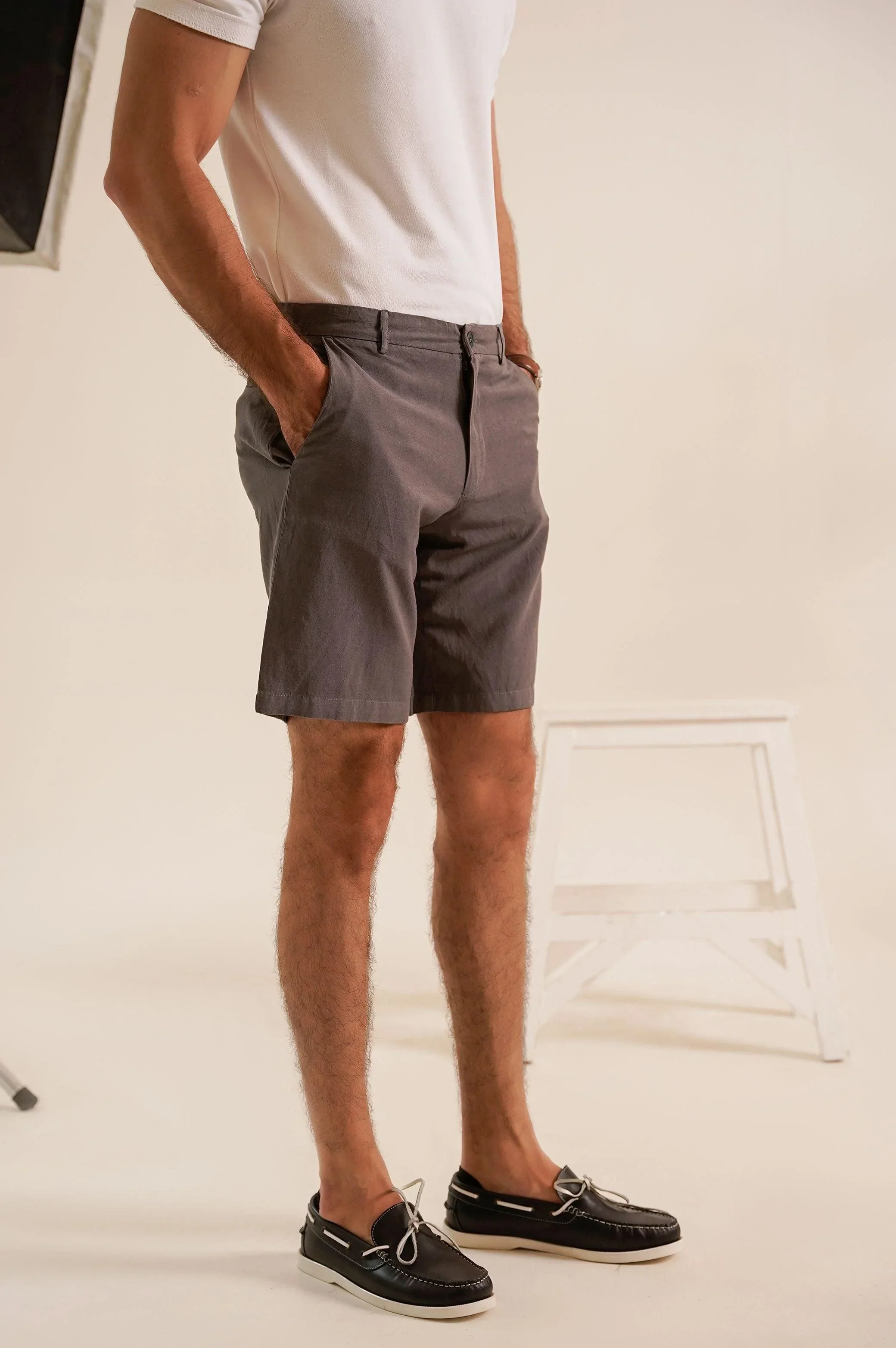 BUTTONED LINEN SHORTS - Image 4