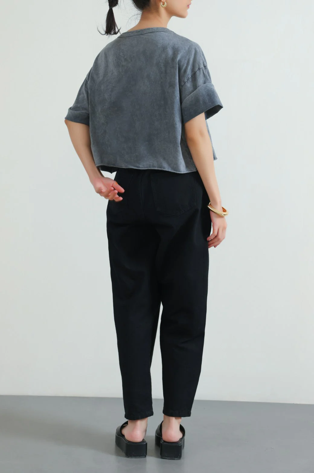 DISTRESSED CROPPED  TEE - Image 4