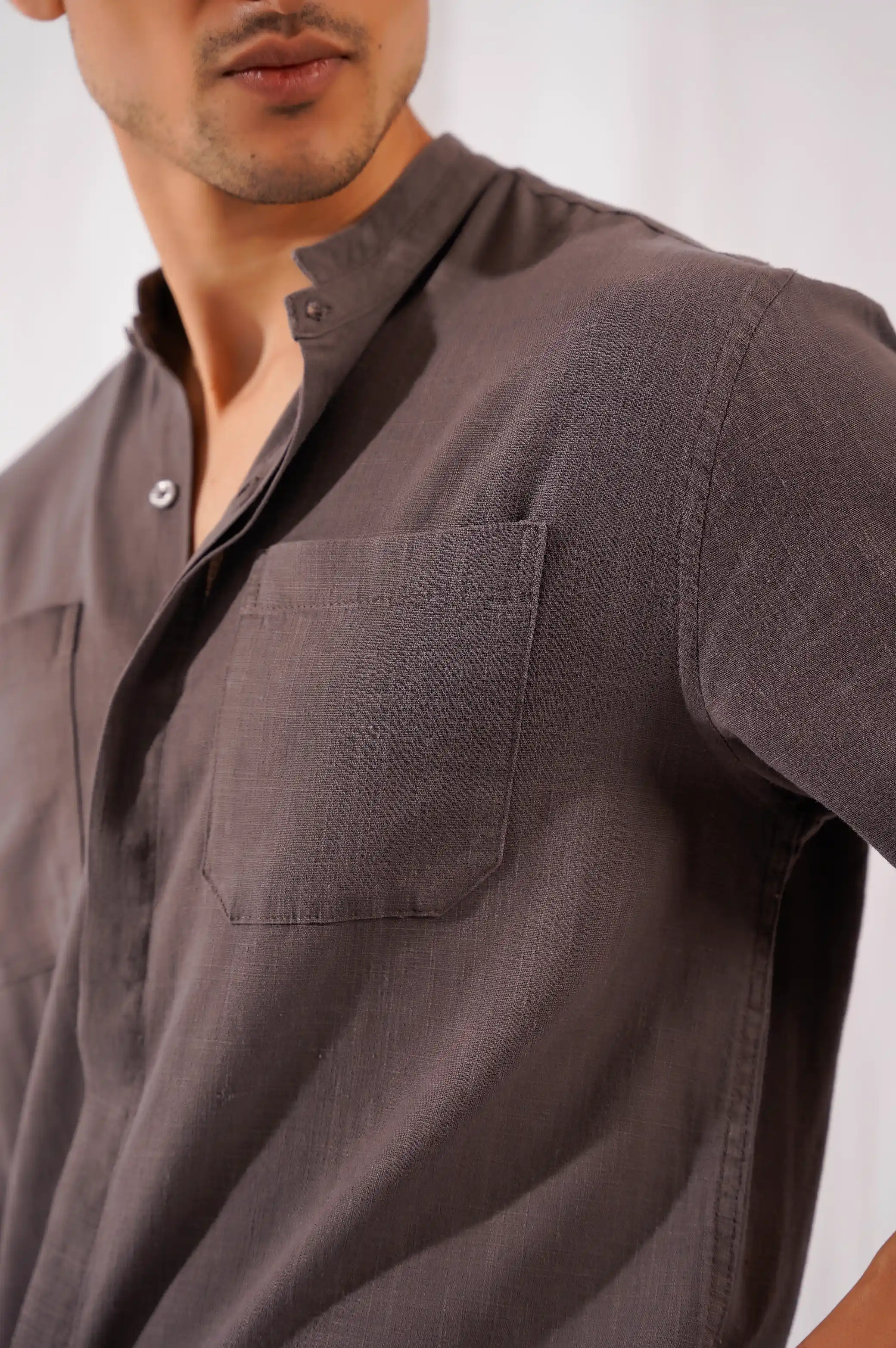 DOUBLE POCKET BAND COLLAR SHIRT - Image 2