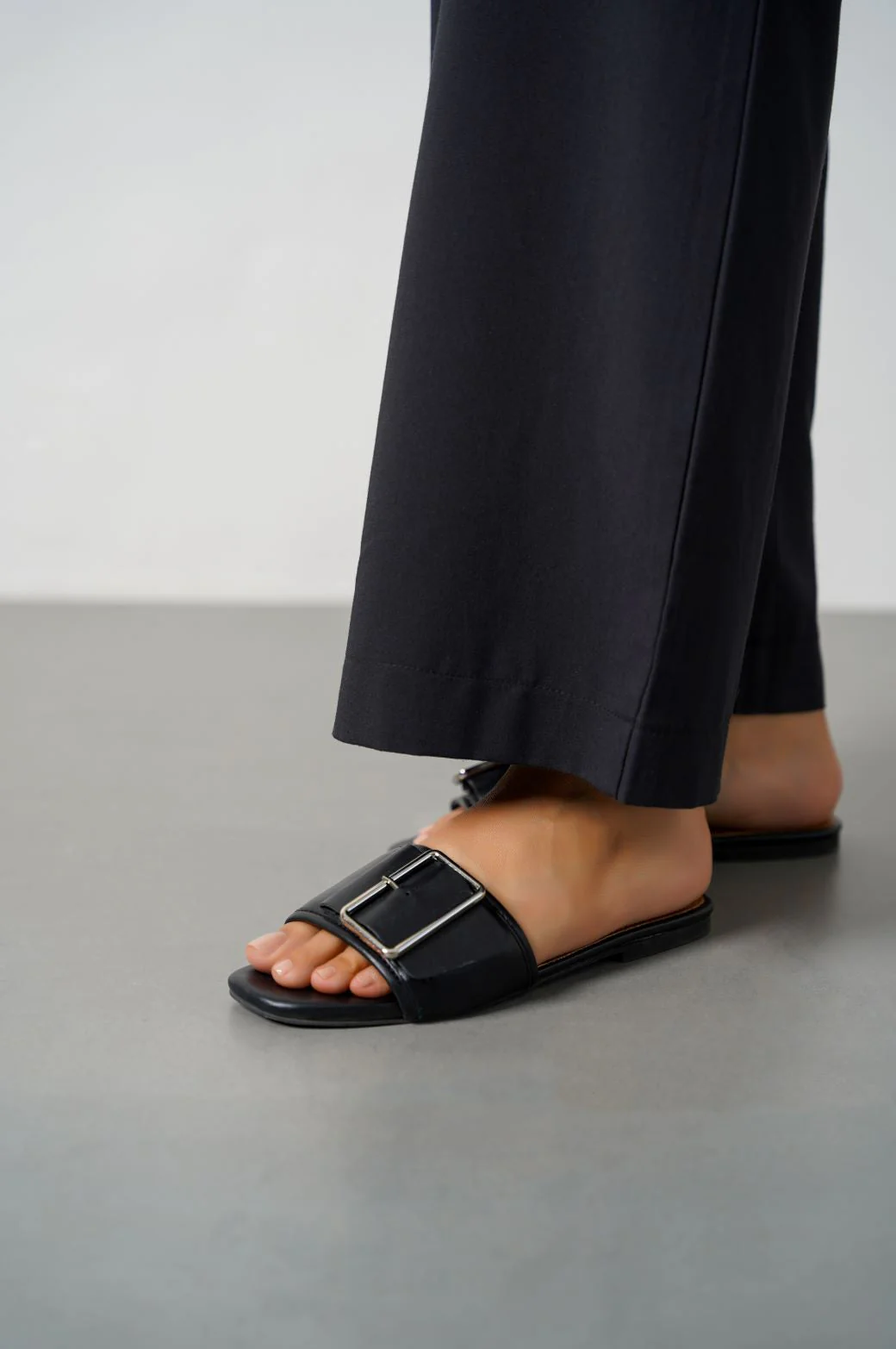EMILE BUCKLE SLIDES - Image 4
