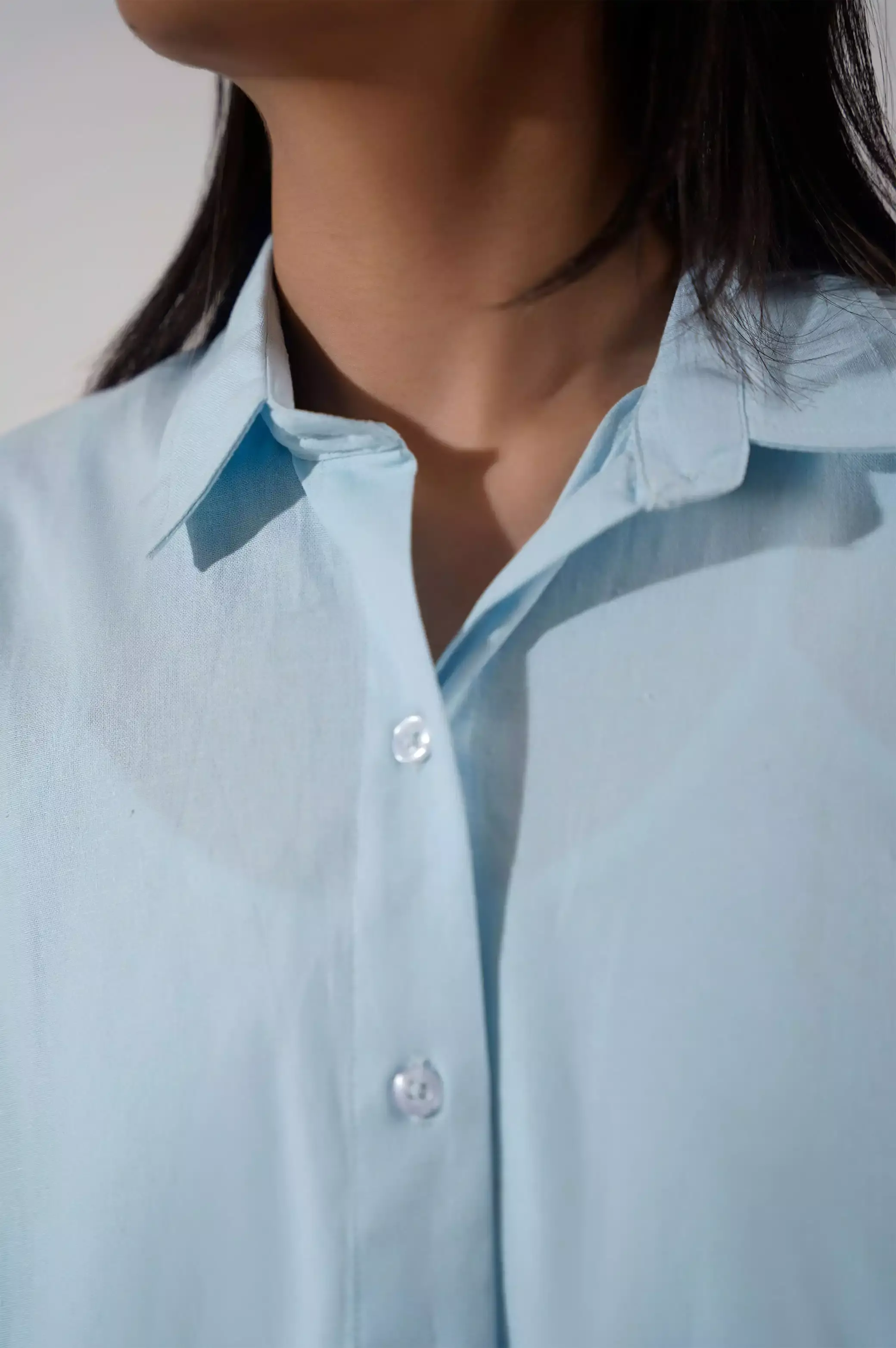 EVERYDAY BUTTON DOWN SHIRT - Image 2