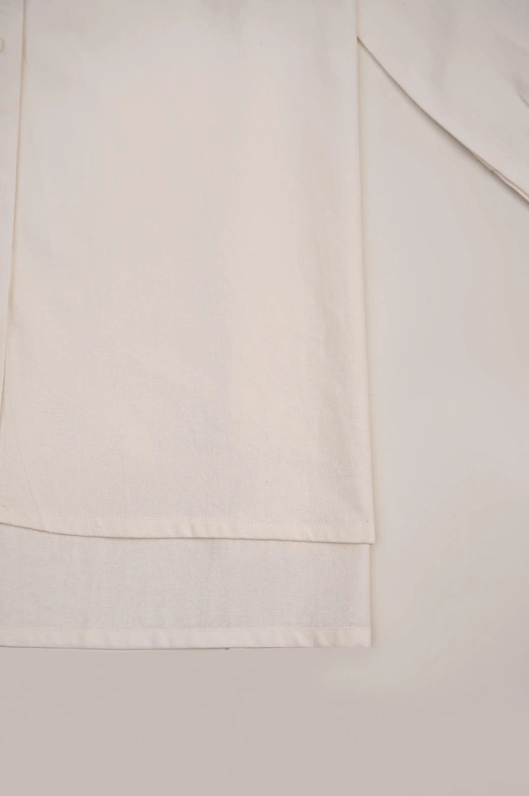 EVERYDAY BUTTON DOWN SHIRT - Image 10