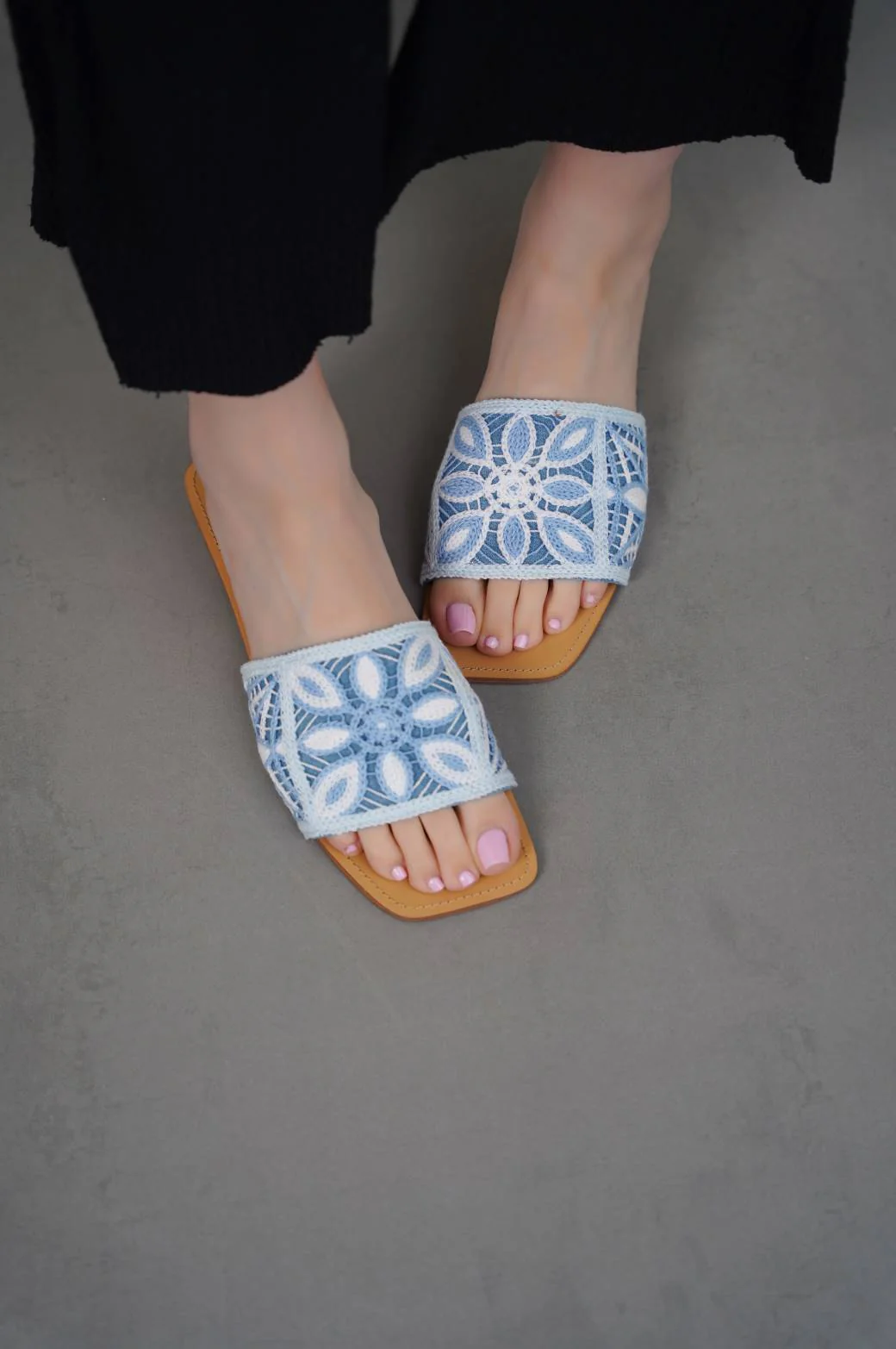 FLORAL WEAVE SLIDES - Image 3