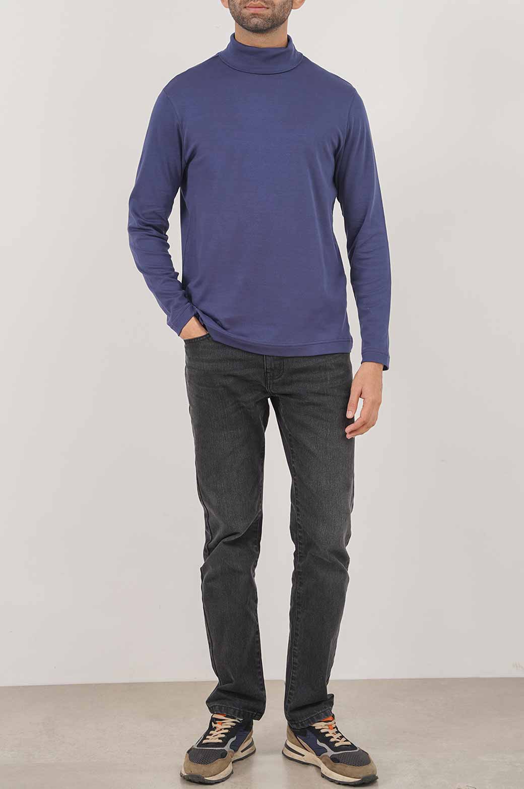 HIGH-NECK SWEATSHIRT