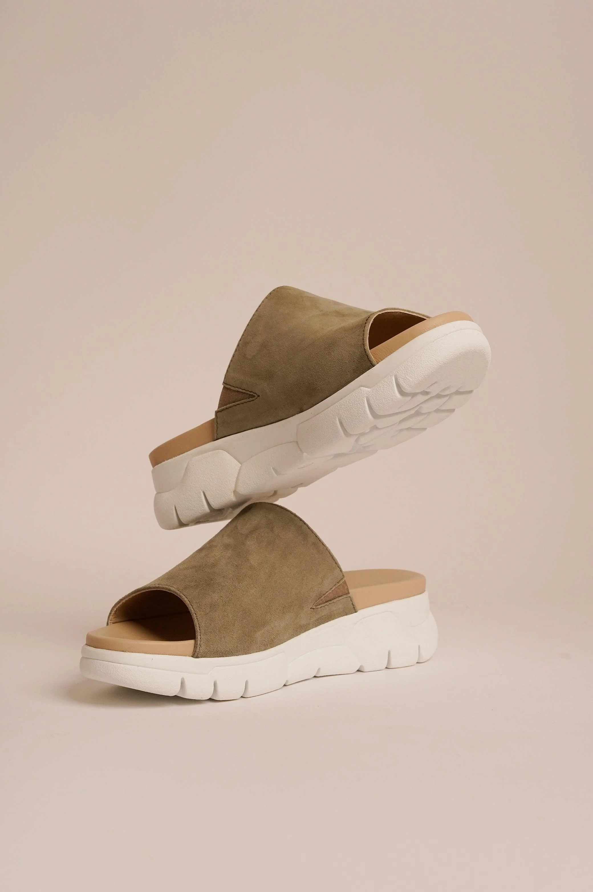HORIZON SUEDE SLIDES - Image 3