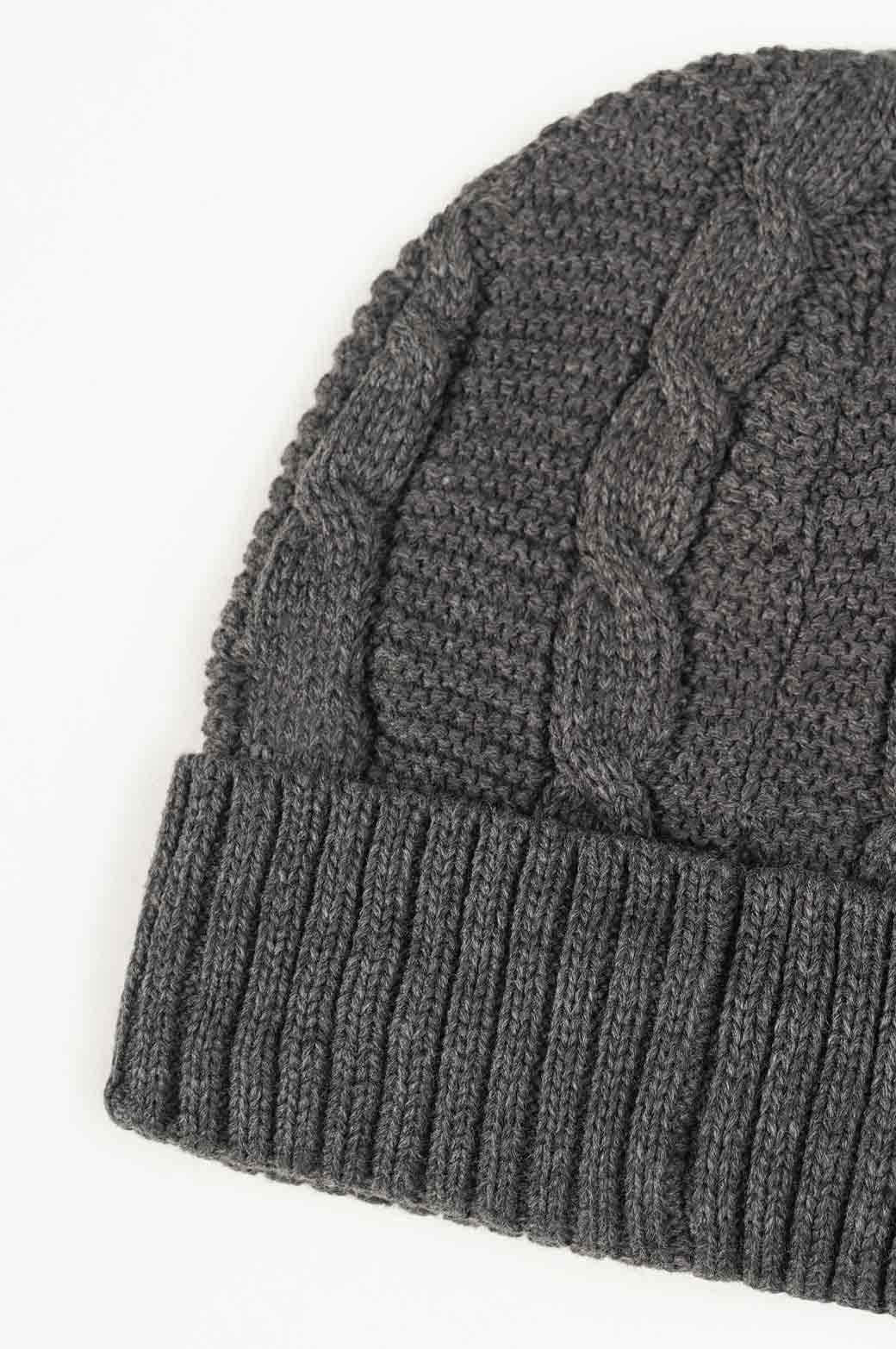 KNITTED NO-STATIC BEANIE - Image 2