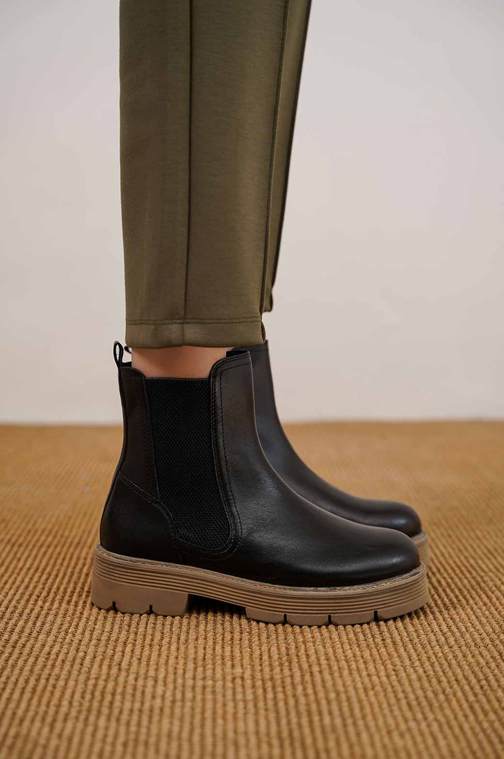 LEATHER CHELSEA BOOTS - Image 2