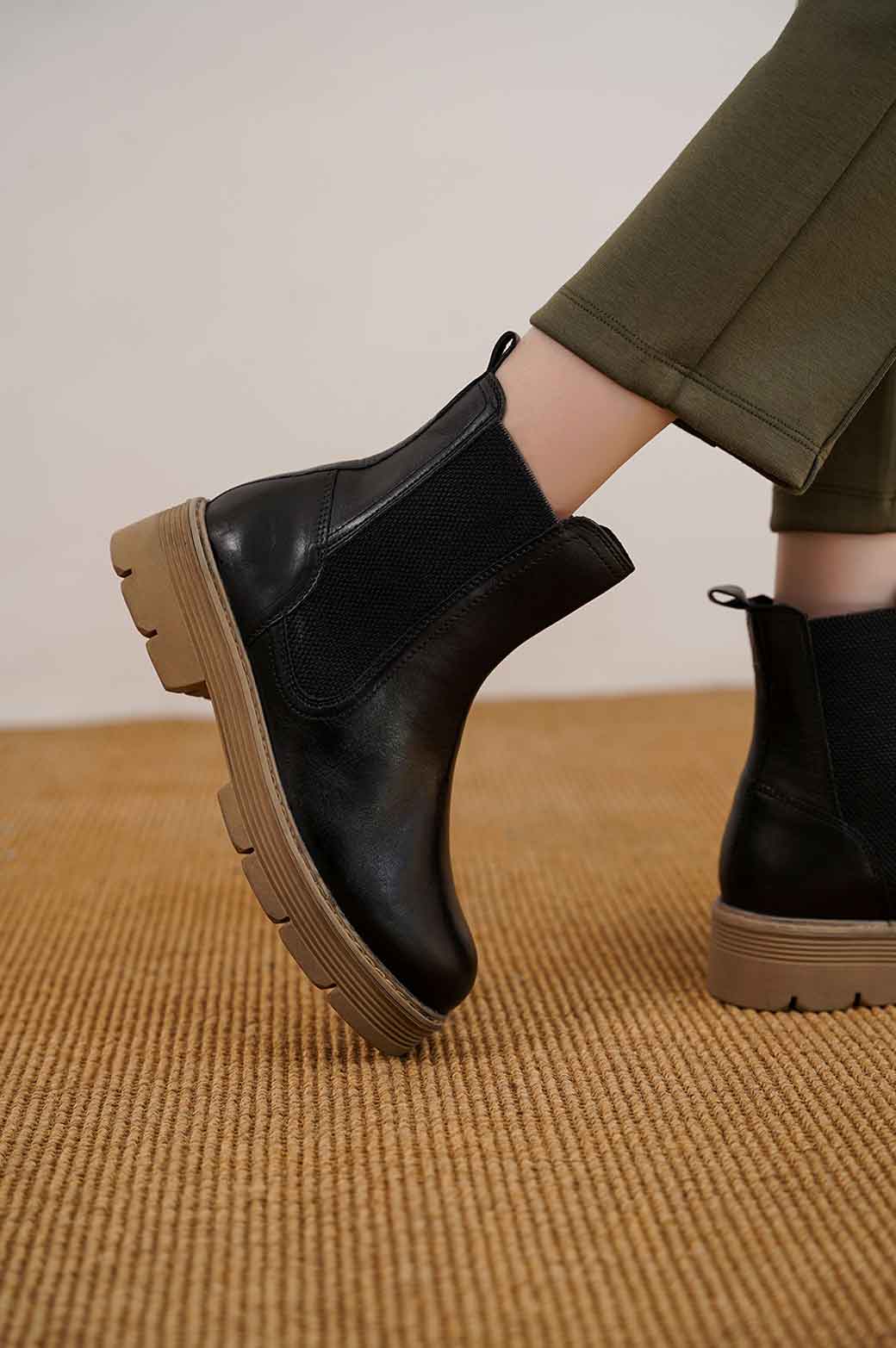 LEATHER CHELSEA BOOTS - Image 3