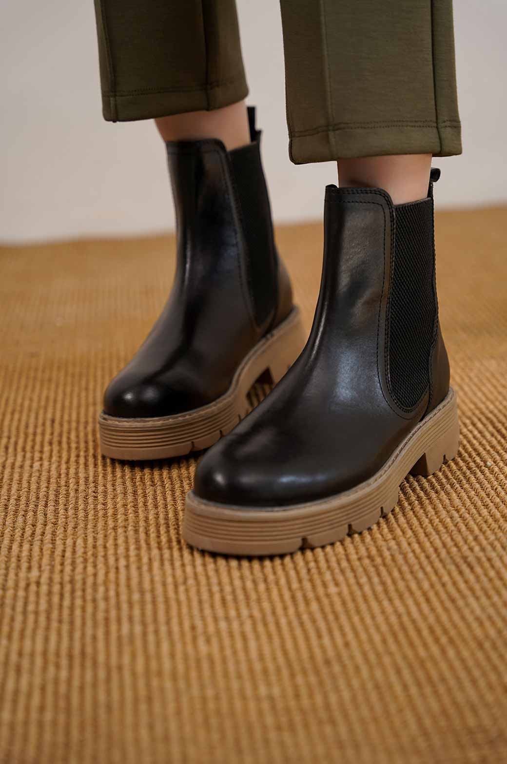 LEATHER CHELSEA BOOTS - Image 4