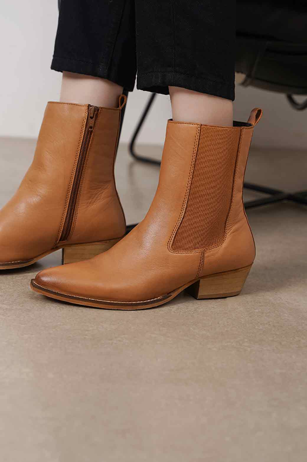 LEATHER COWBOY BOOTS - Image 2