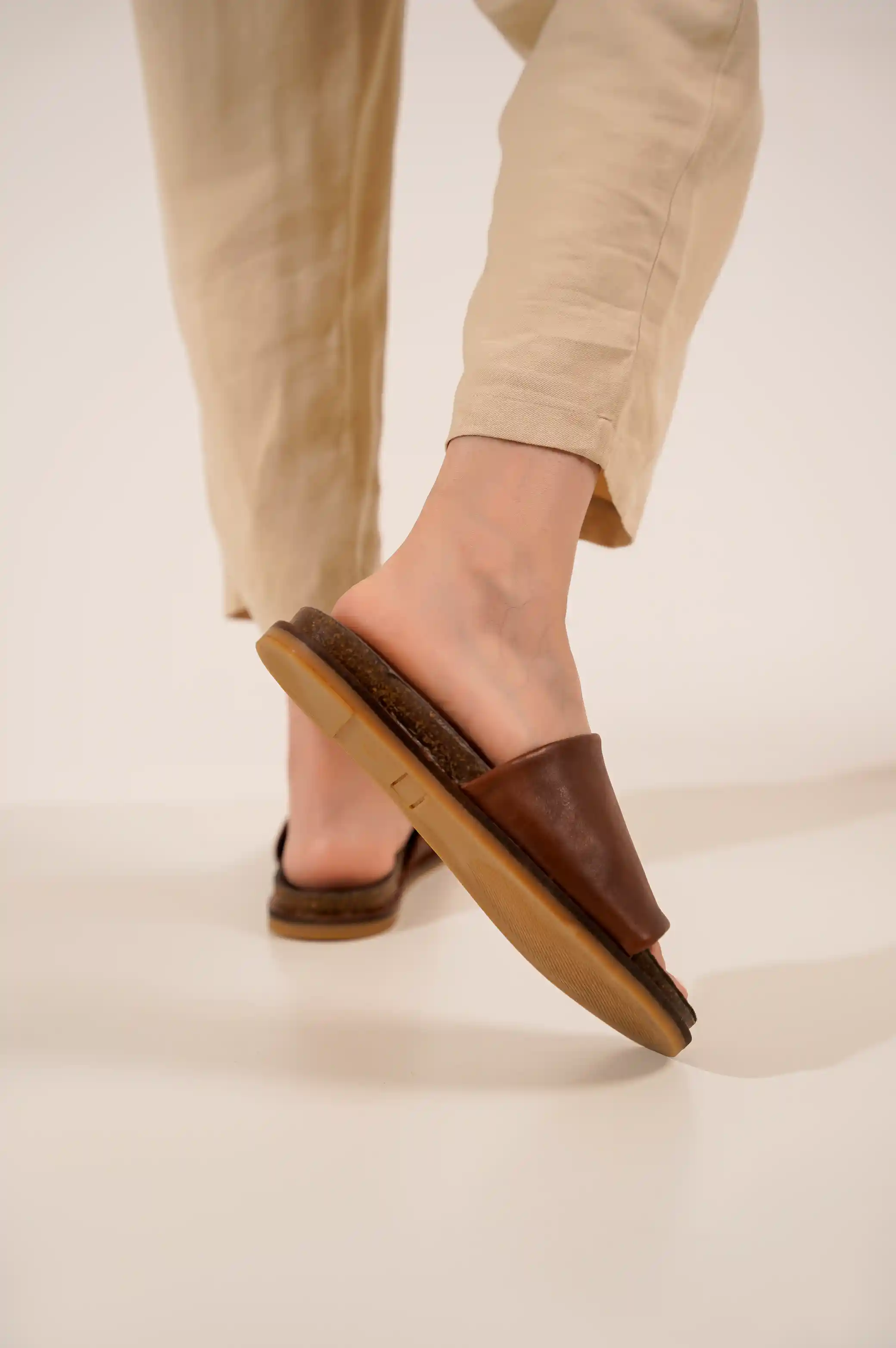 LEATHER SLIDES - Image 4