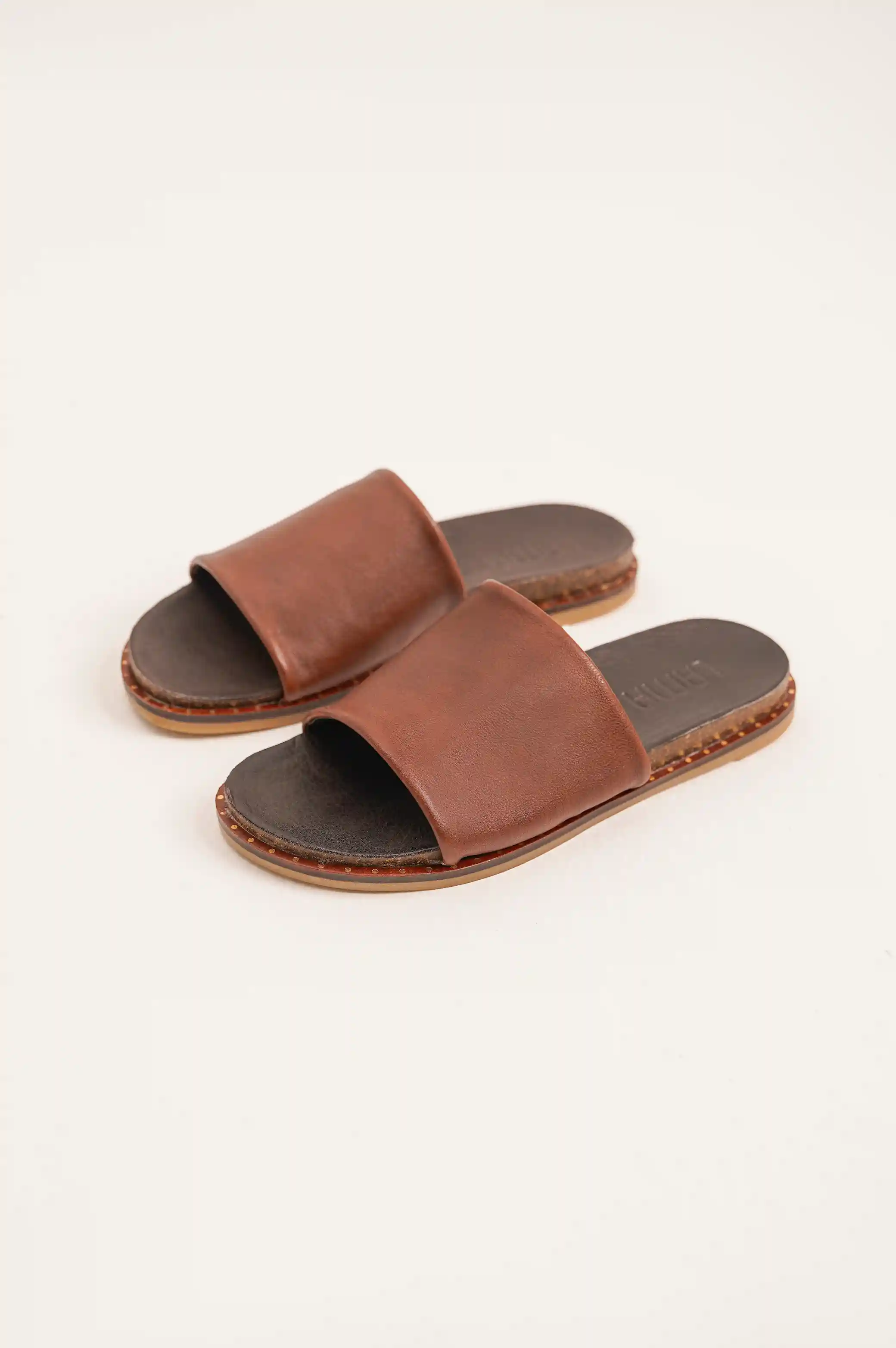 LEATHER SLIDES - Image 6