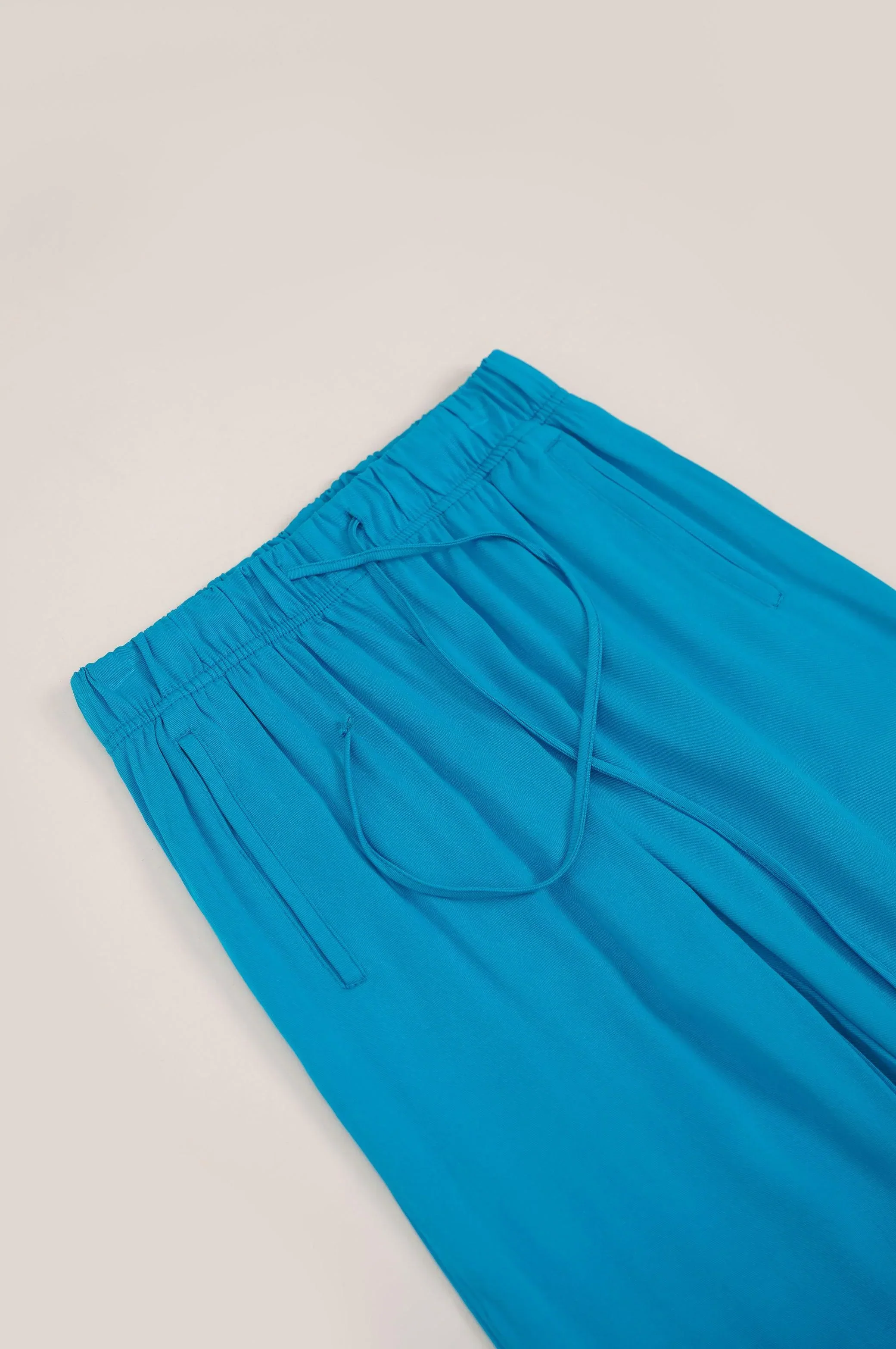 PANT WITH PEEKABOO BACK SLIT - Image 6