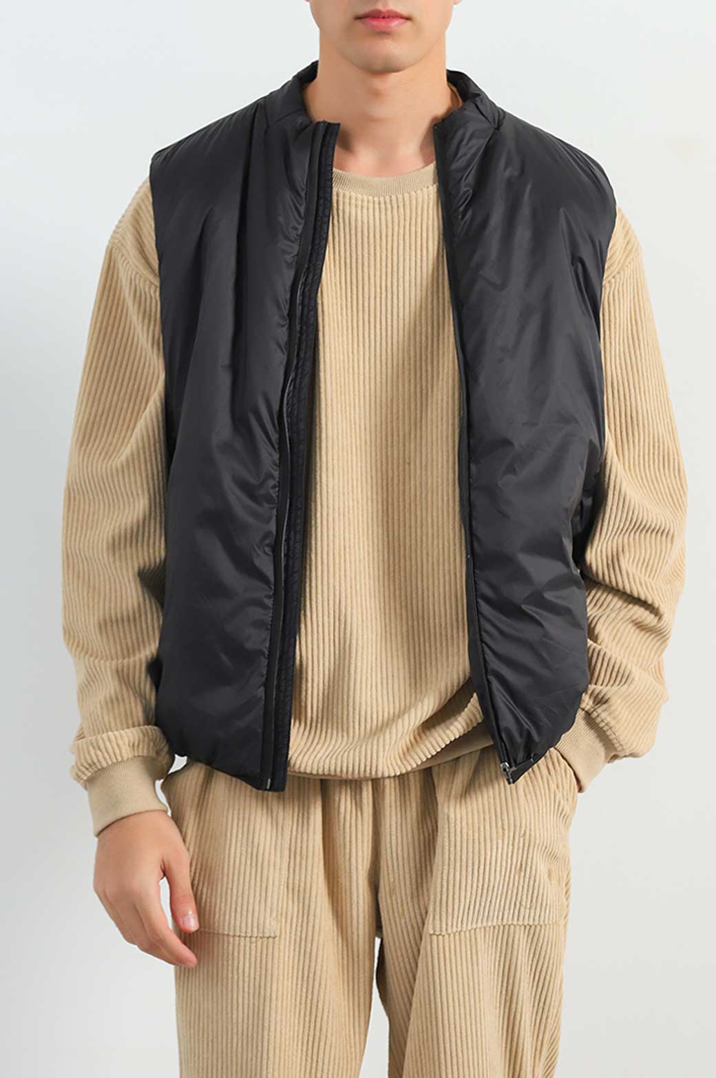 LIGHTWEIGHT QUILTED GILET - Image 2