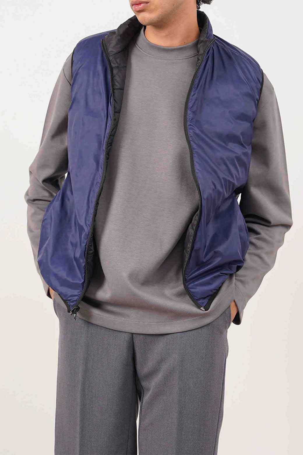 LIGHTWEIGHT REVERSIBLE GILET - Image 2