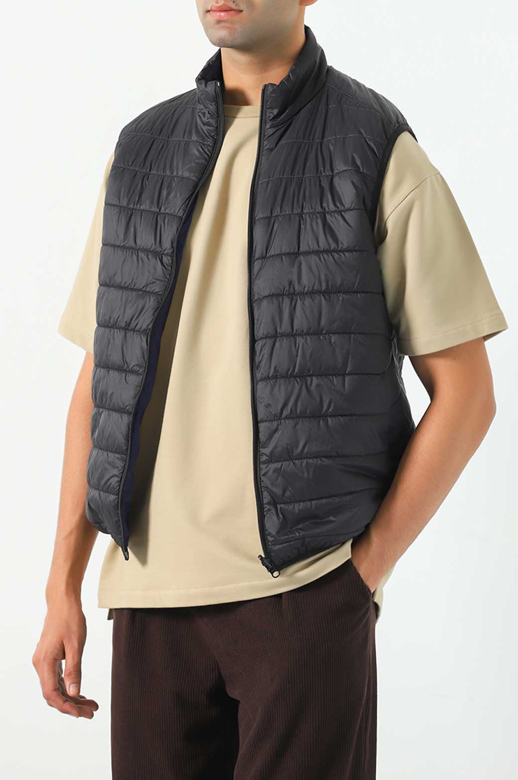 LIGHTWEIGHT REVERSIBLE GILET - Image 5