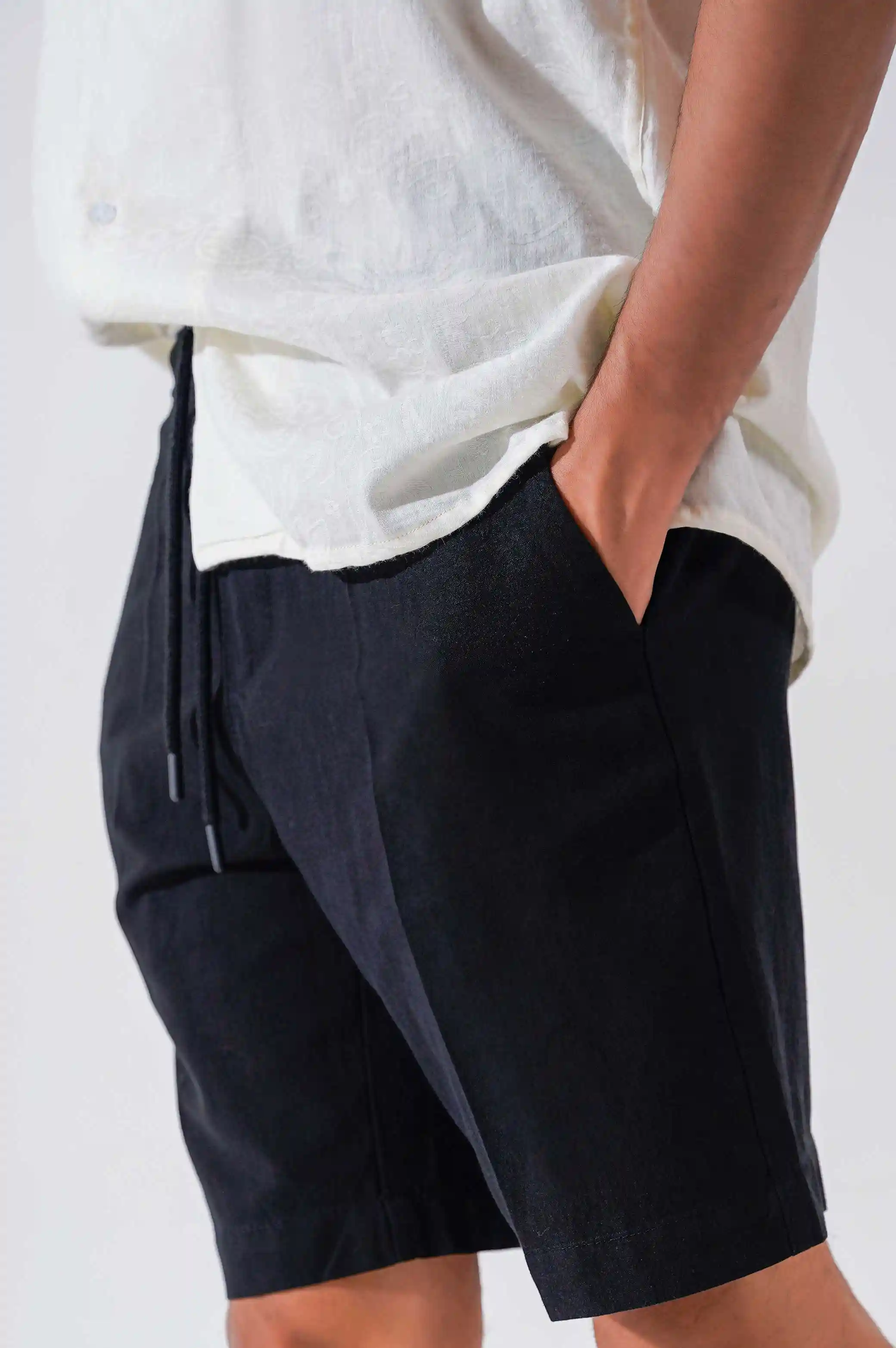DRAWSTRING LINEN SHORTS - Image 2