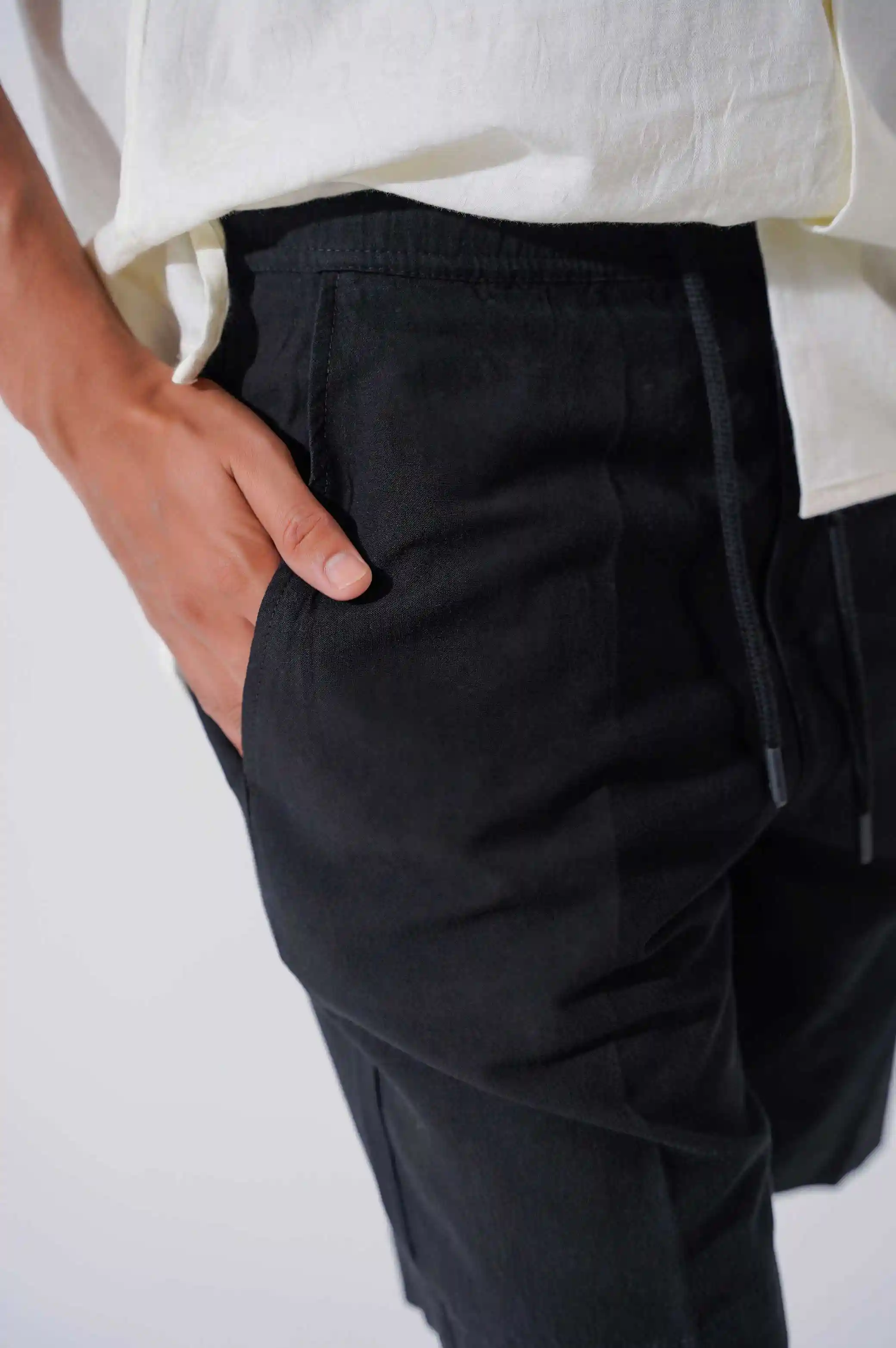 DRAWSTRING LINEN SHORTS - Image 3